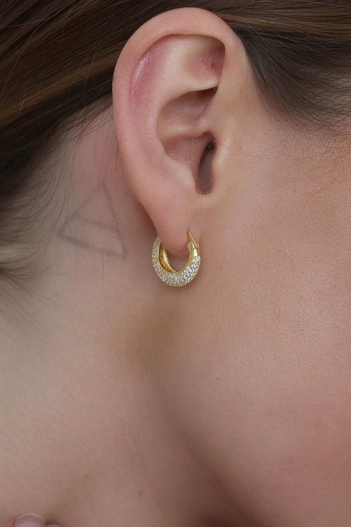 Zirkon Taşlı Oval Küpe