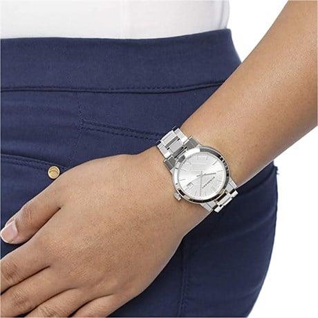 Burberry BU9100 Bayan Kol Saati