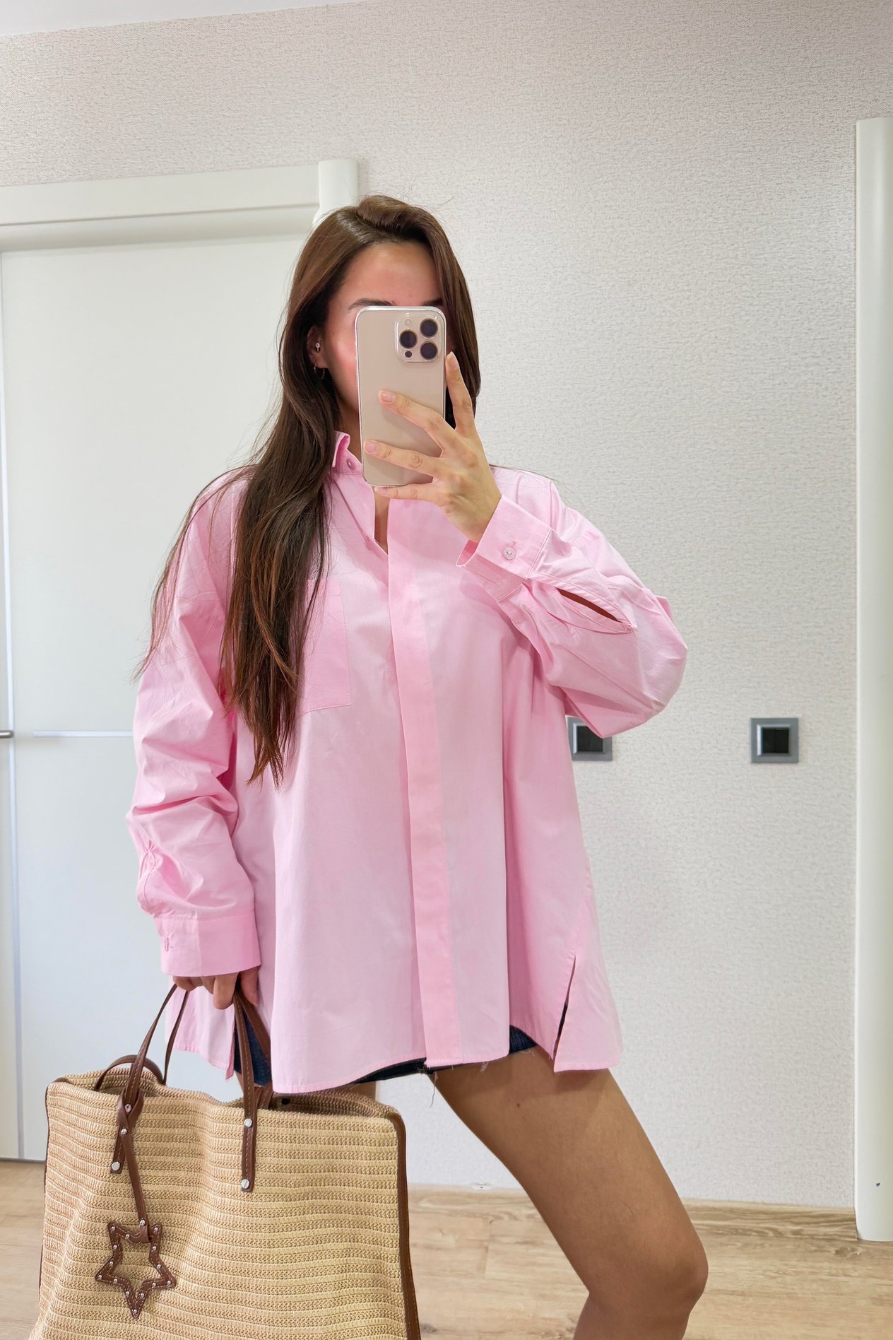 ARKA DETAYI PİLİSELİ TASARIM GÖMLEK PEMBE