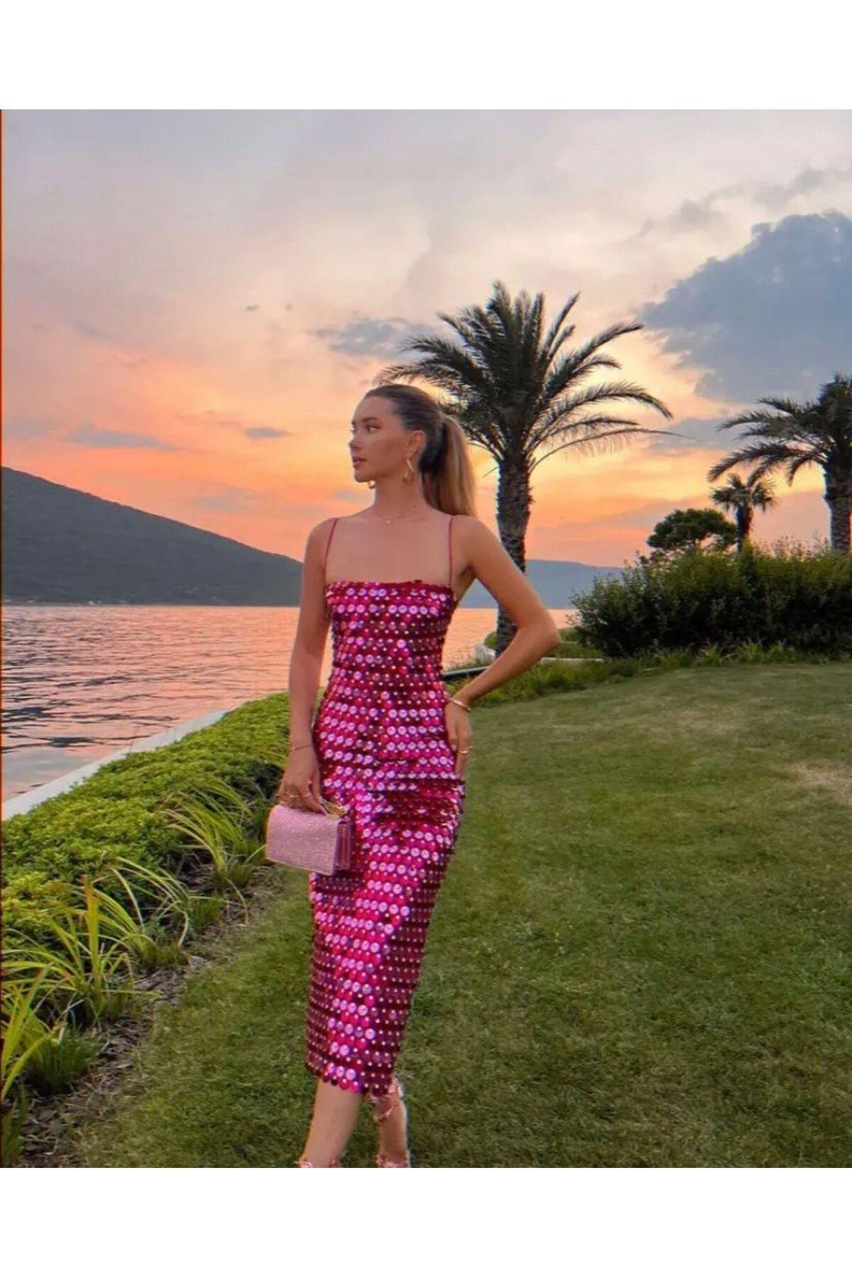 Pembe Pullu Elbise