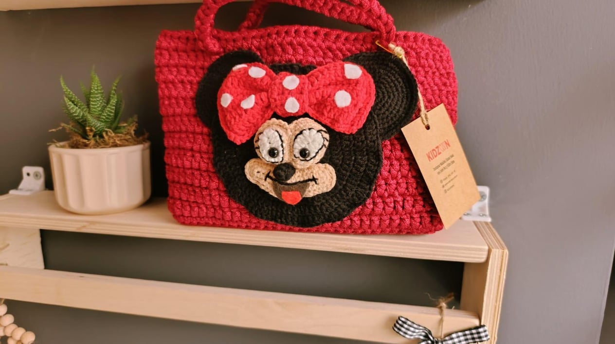 MİCKEY MOUSE EL ÇANTASI