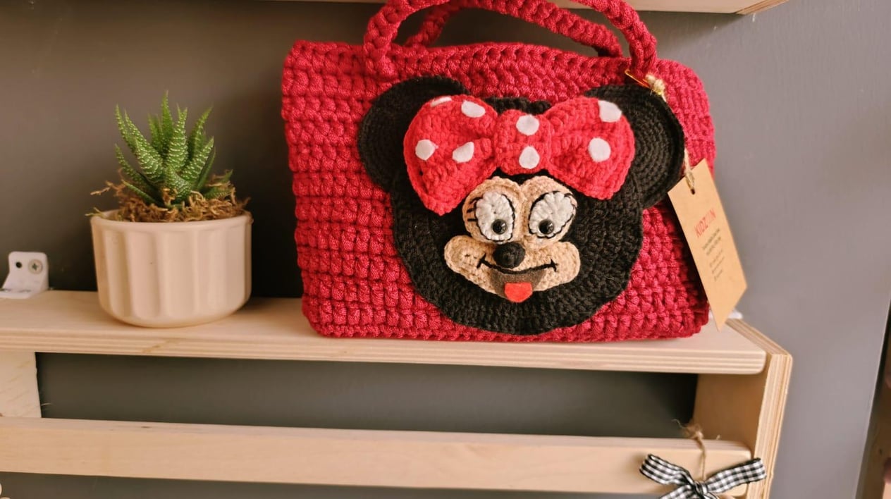 MİCKEY MOUSE EL ÇANTASI