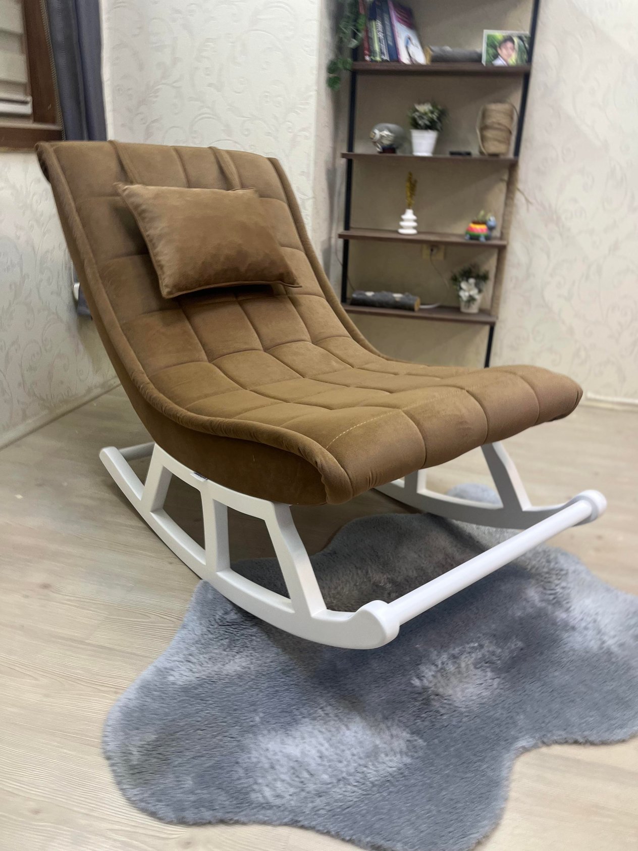 MİSKİN SALLANAN SANDALYE