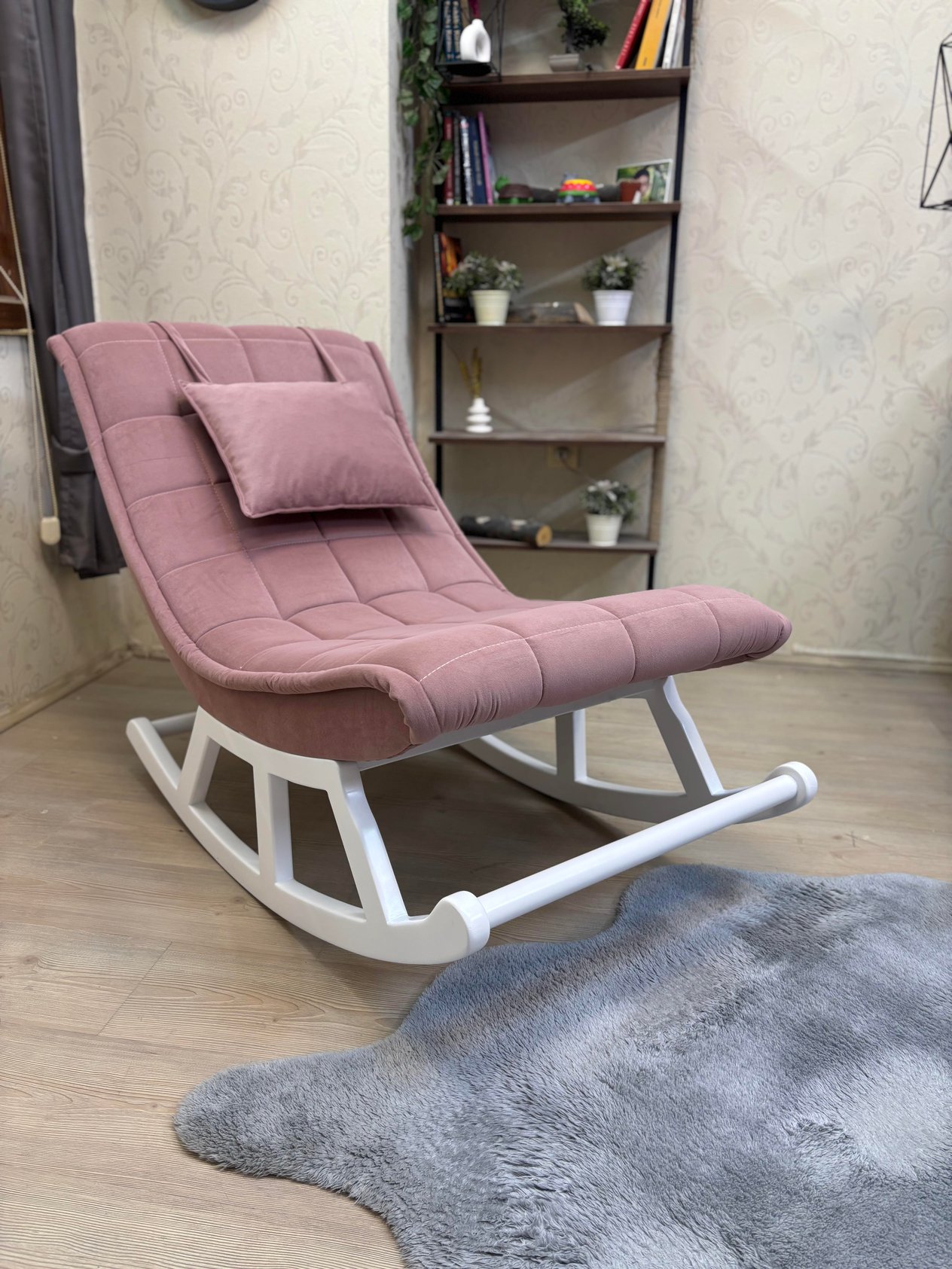 MİSKİN SALLANAN SANDALYE
