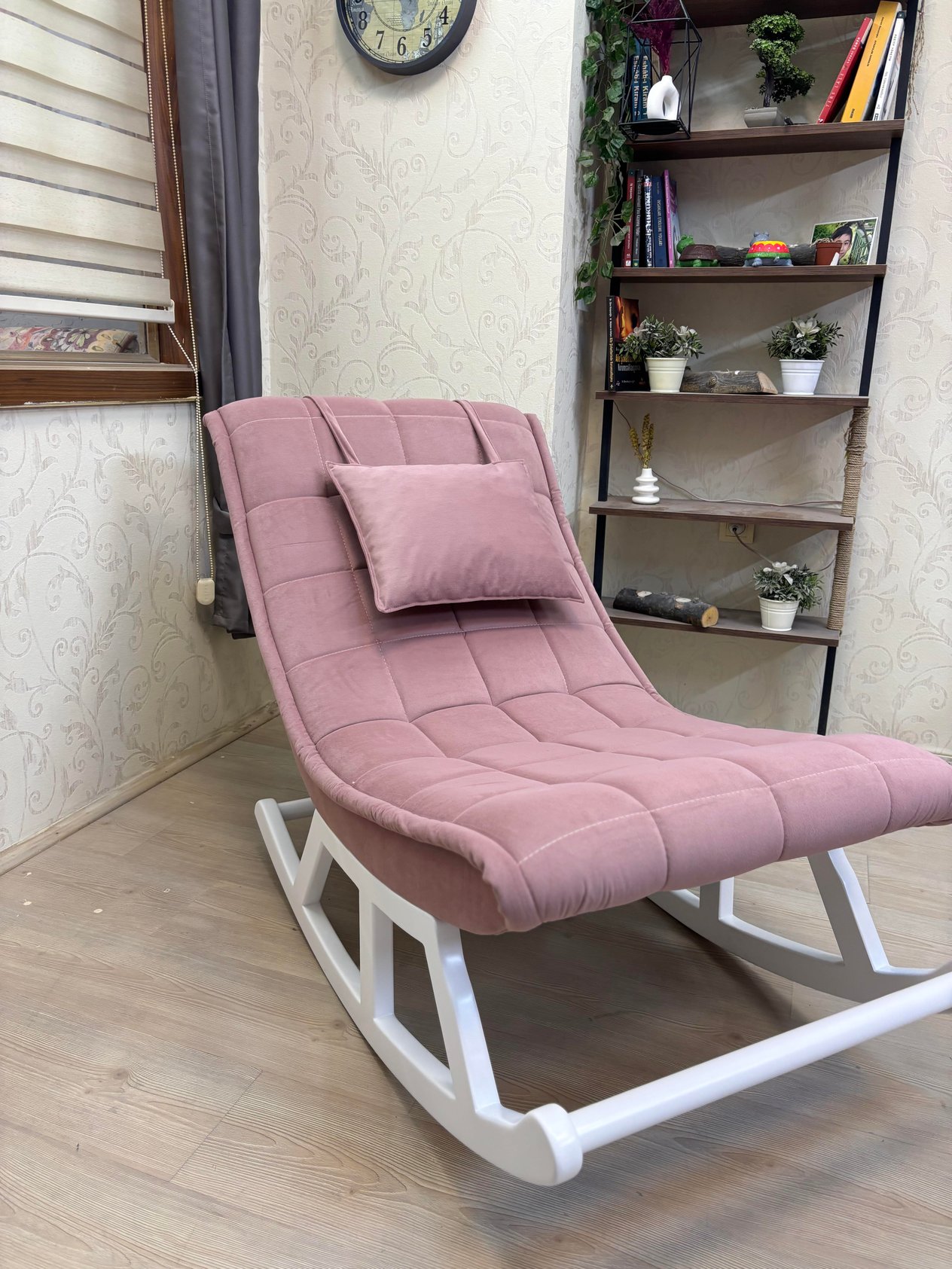 MİSKİN SALLANAN SANDALYE