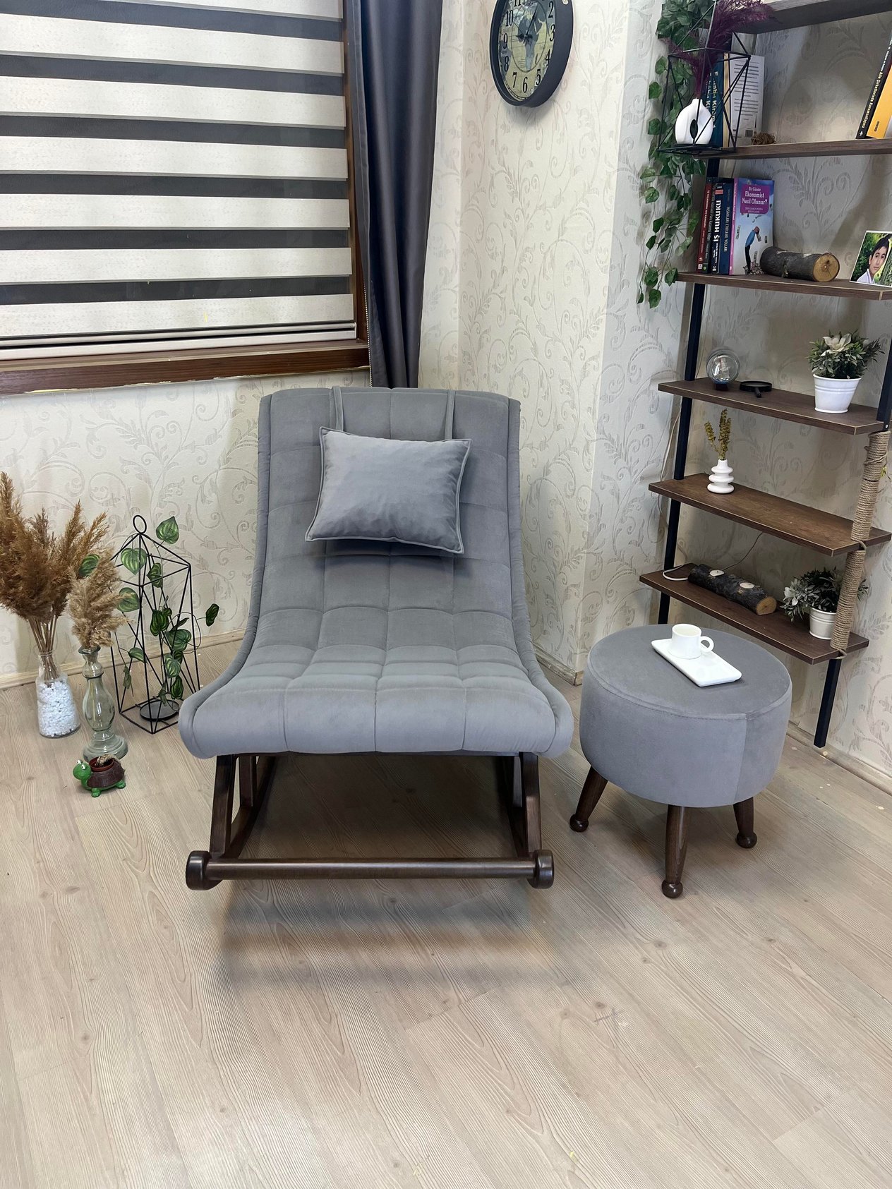 MİSKİN SALLANAN SANDALYE