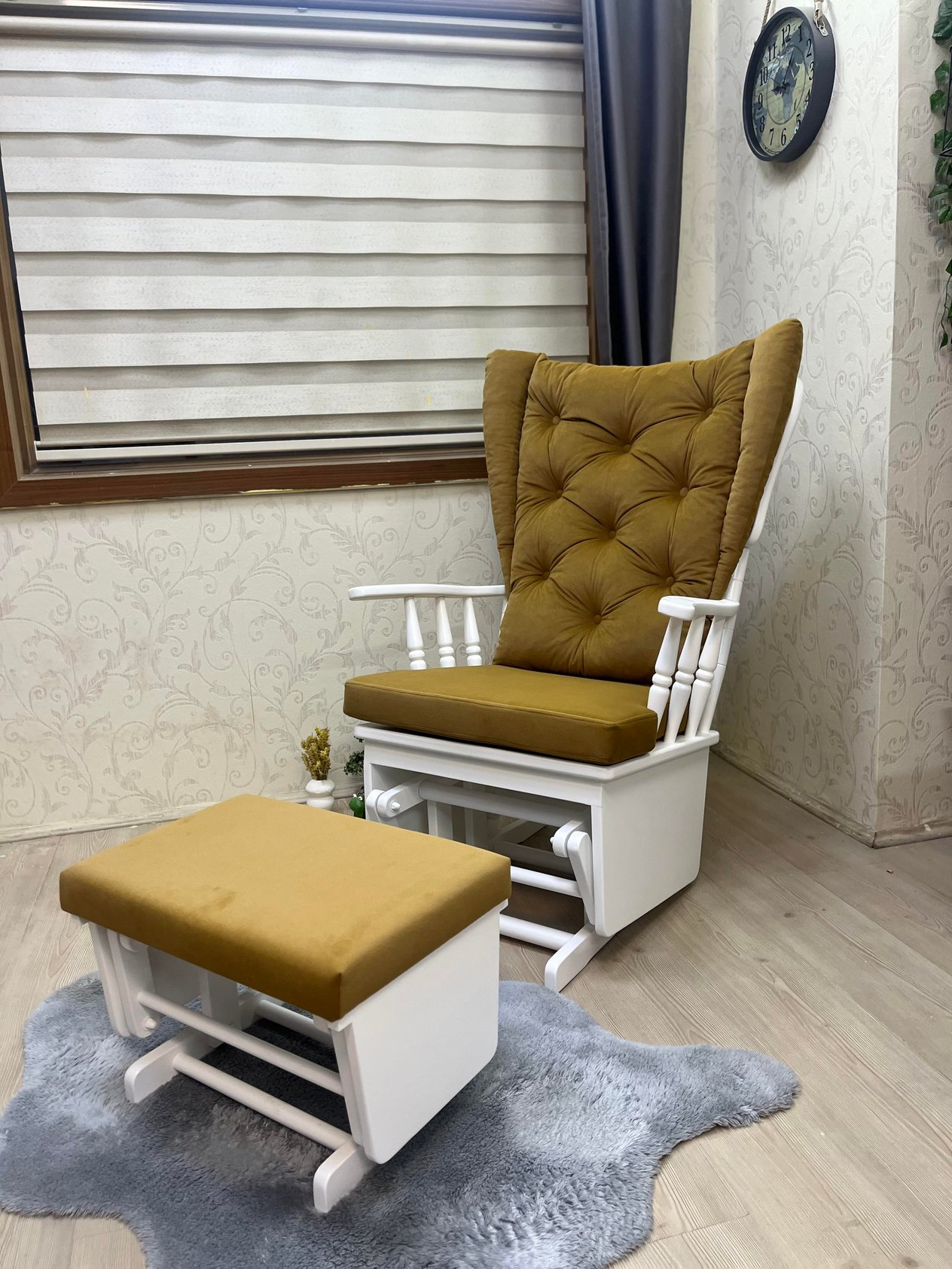 MİSKİN SALLANAN SANDALYE