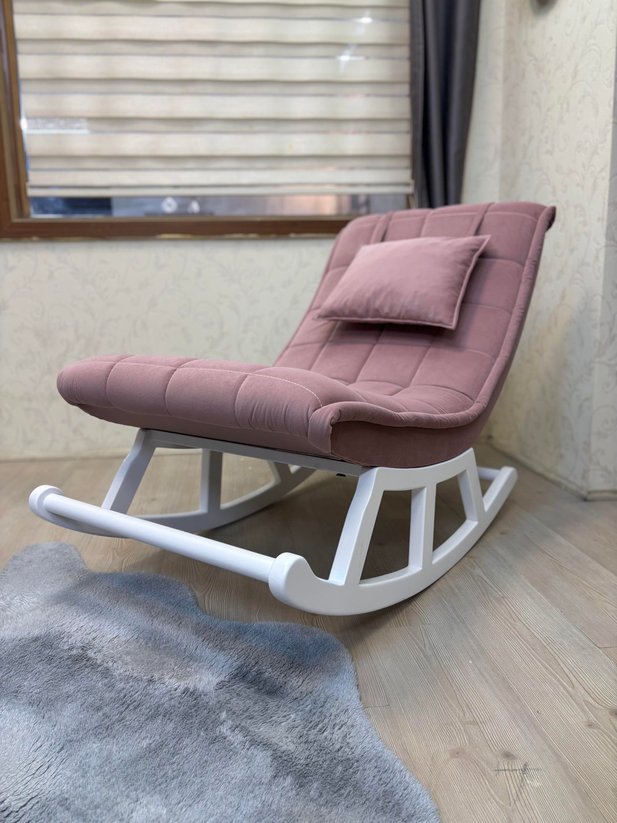 MİSKİN SALLANAN SANDALYE