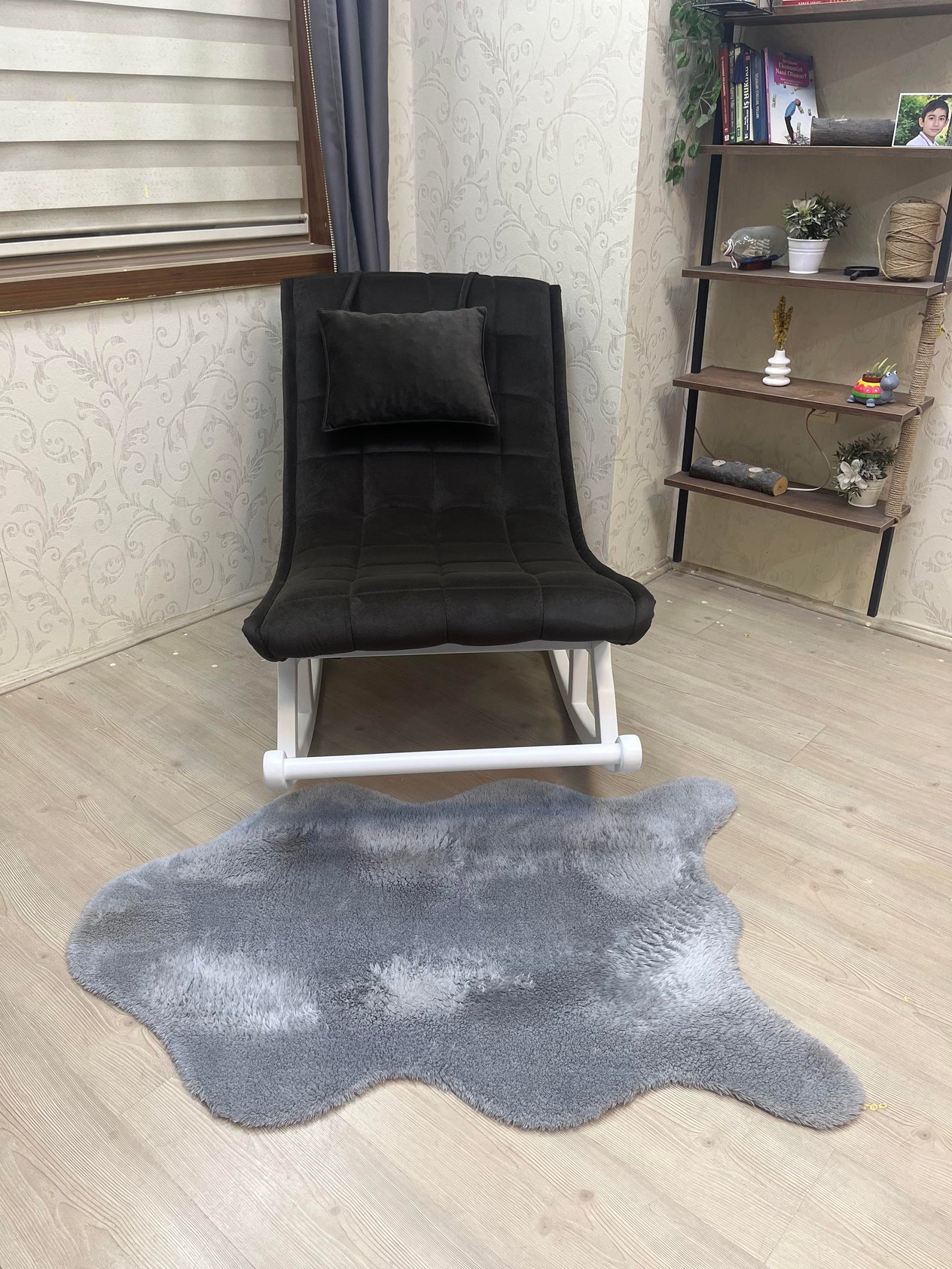MİSKİN SALLANAN SANDALYE