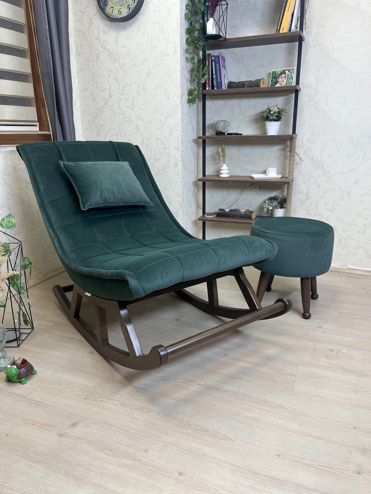 MİSKİN SALLANAN SANDALYE