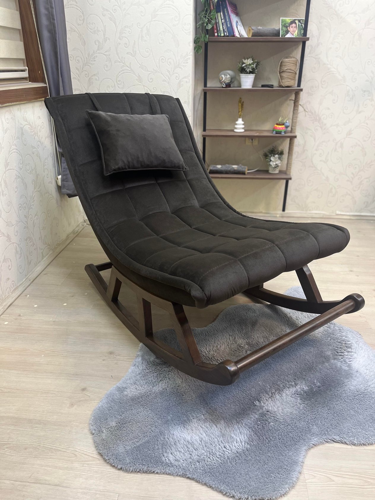 MİSKİN SALLANAN SANDALYE