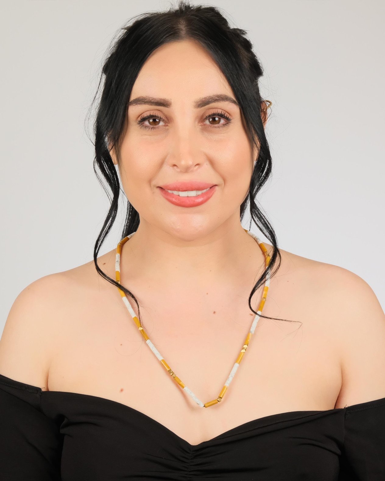Polimooi El Yapımı Akik & Howlite Silindir Boncuklu Bronz Detaylı Kolye – Boho Vintage Statement