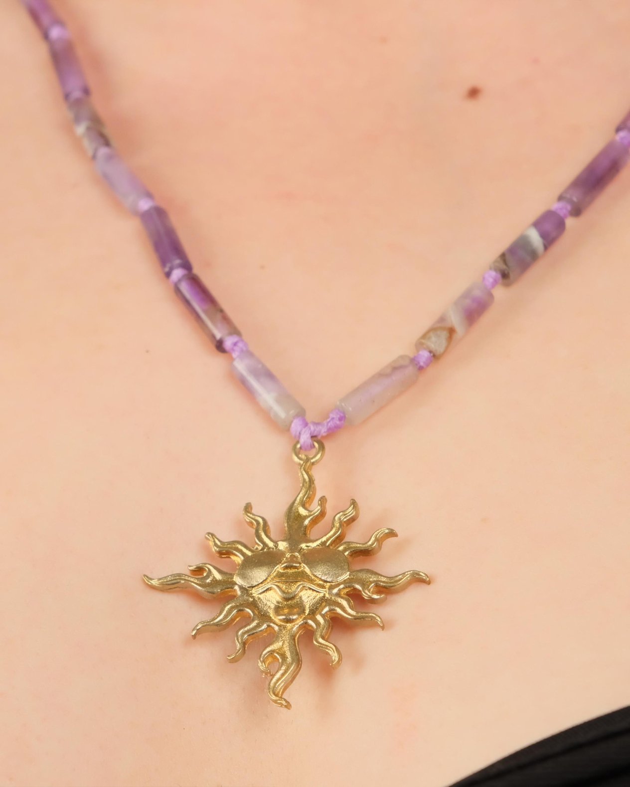 Polimooi El Yapımı Ametist Silindir Boncuklu Bronz Güneş Kolye – Boho Vintage Statement
