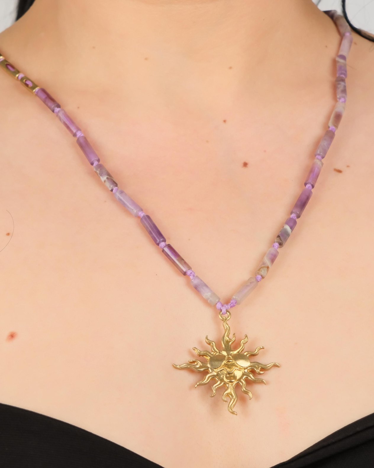 Polimooi El Yapımı Ametist Silindir Boncuklu Bronz Güneş Kolye – Boho Vintage Statement