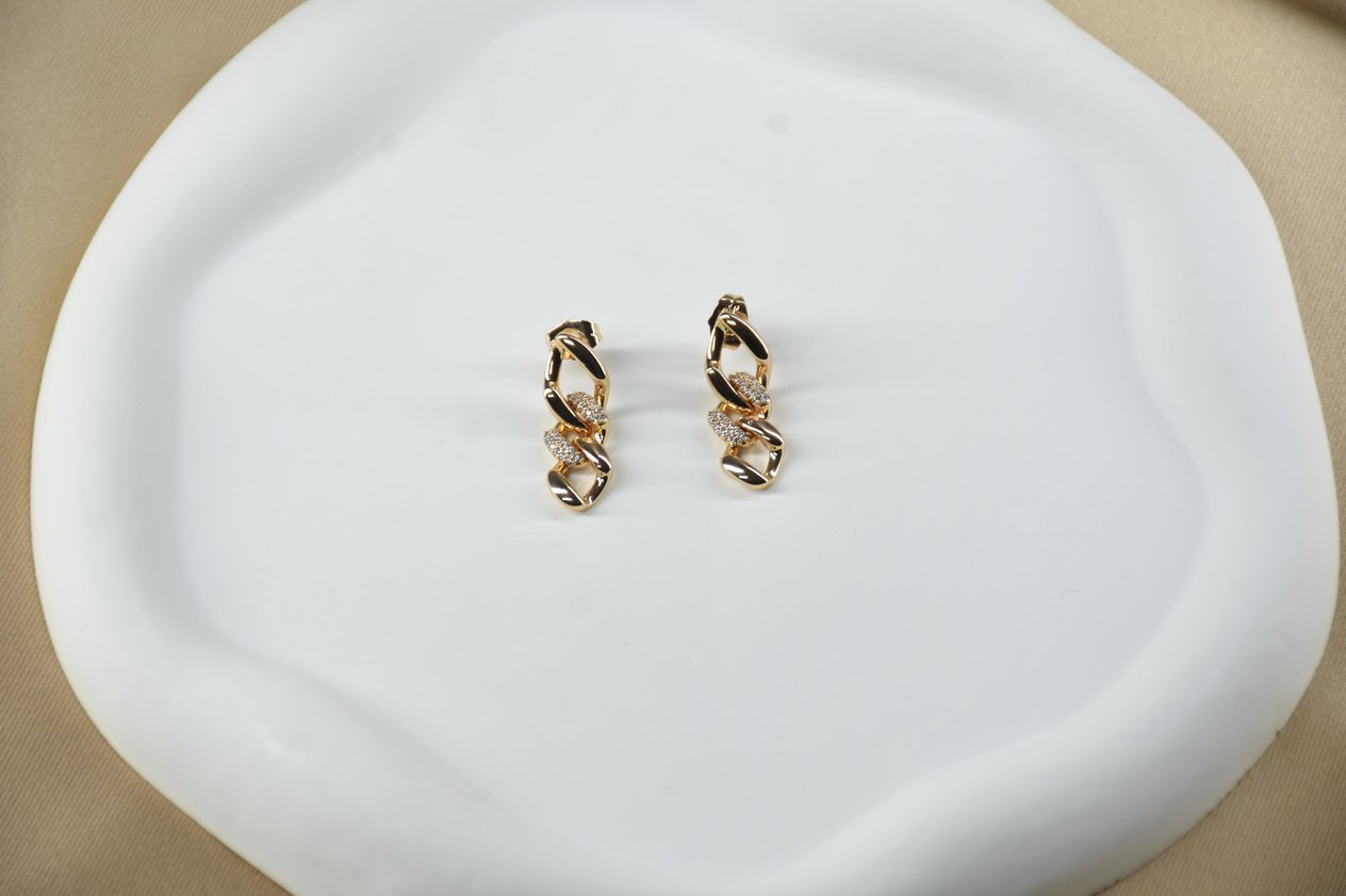 XÜPİNG TAŞLI ZİNCİR DESEN GOLD KÜPE