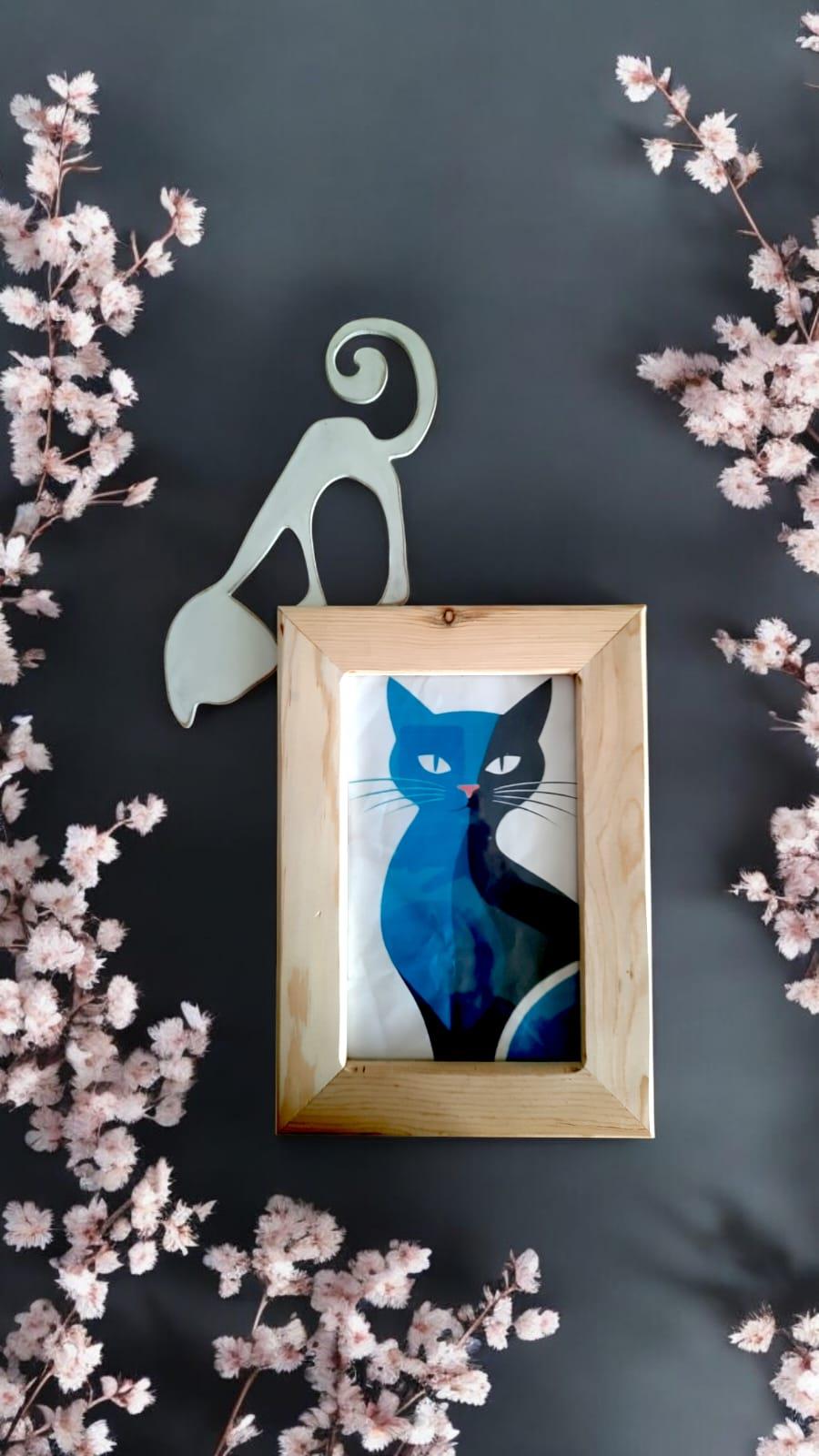 bkh kedi detaylı ahşap tasarım çerçeve