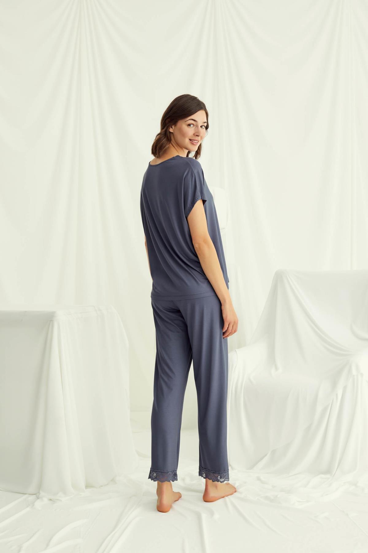 Kısa Kollu V Yakalı Dantelli Pijama Takımı
