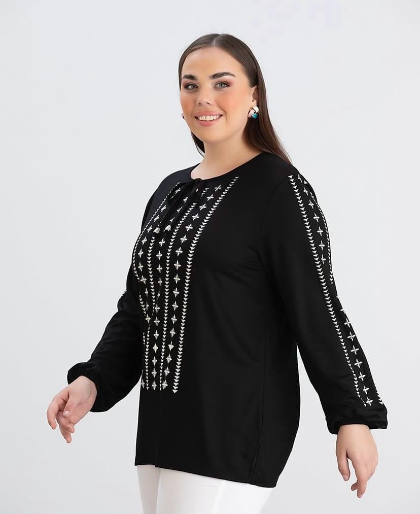  YAKA BAĞCIKLI ETNİK BASKILI SİYAH VİSKON BLUZ