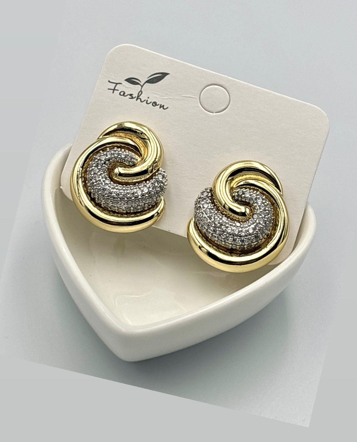 Gold Renk Taşlı Küpe