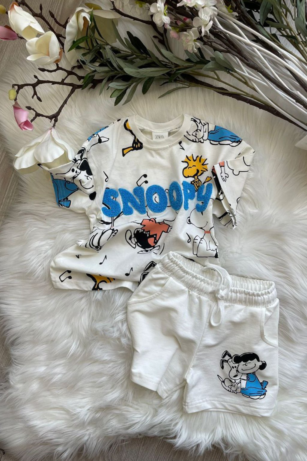 Beyaz Snoopy Nakışlı Şortlu Takım