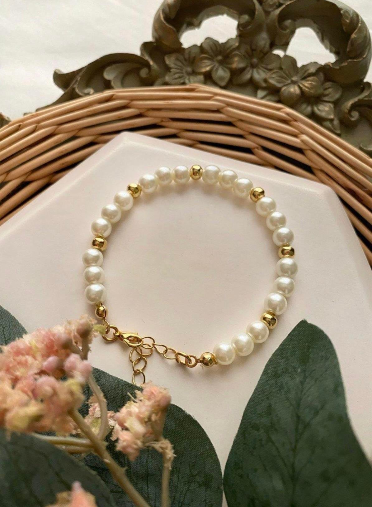 Raina Gold Detay Cam İnci Bileklik
