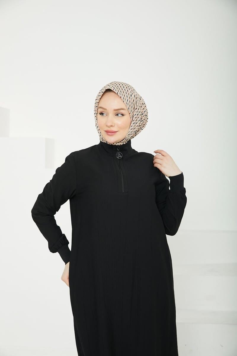 Yarım Fermuarlı Kolları ve Yakası Ribanalı Tunik Siyah 25YT433