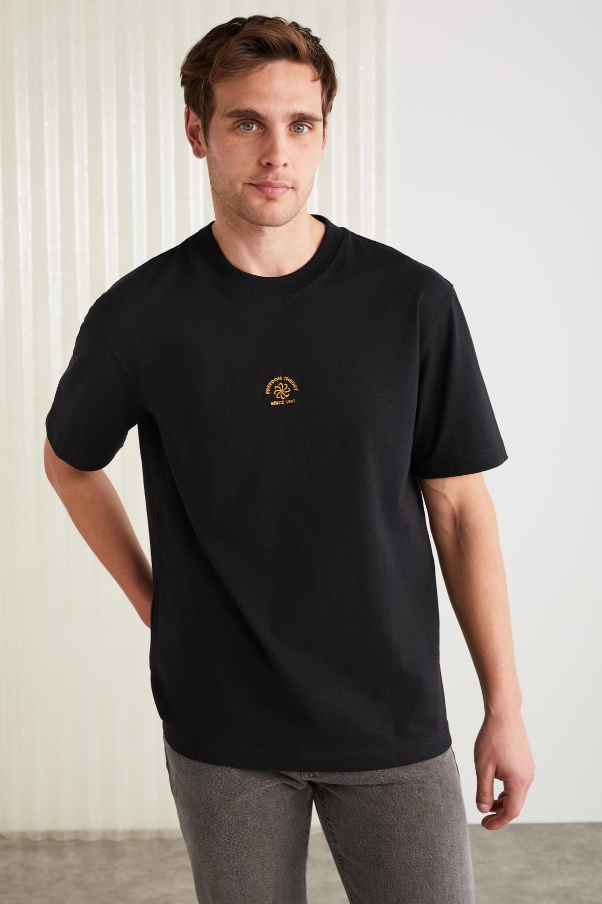REMO Basic Regular Siyah Tekli T-Shirt