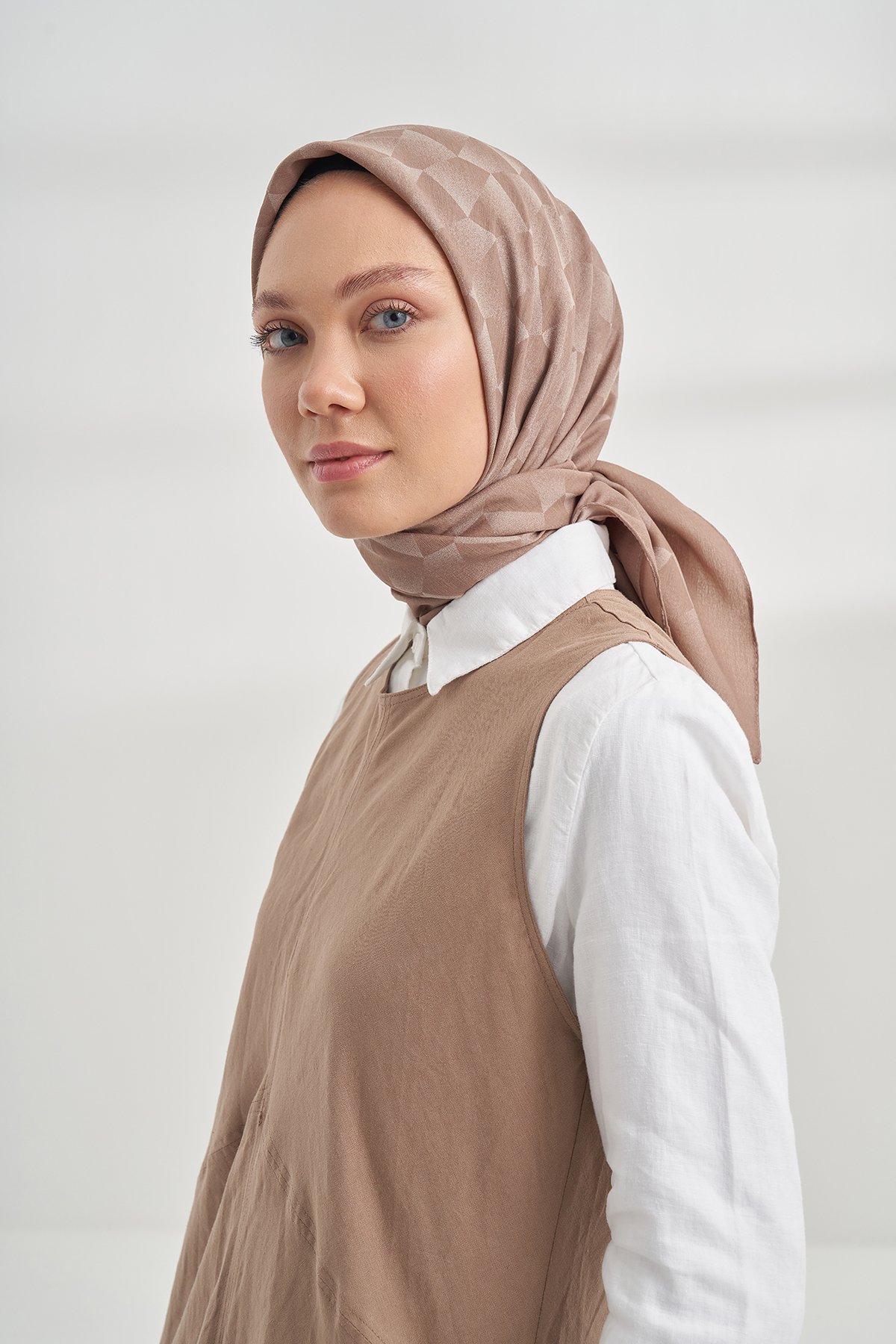 COTTON MONOGRAM GEOMETRİK DESEN EŞARP - VİZON