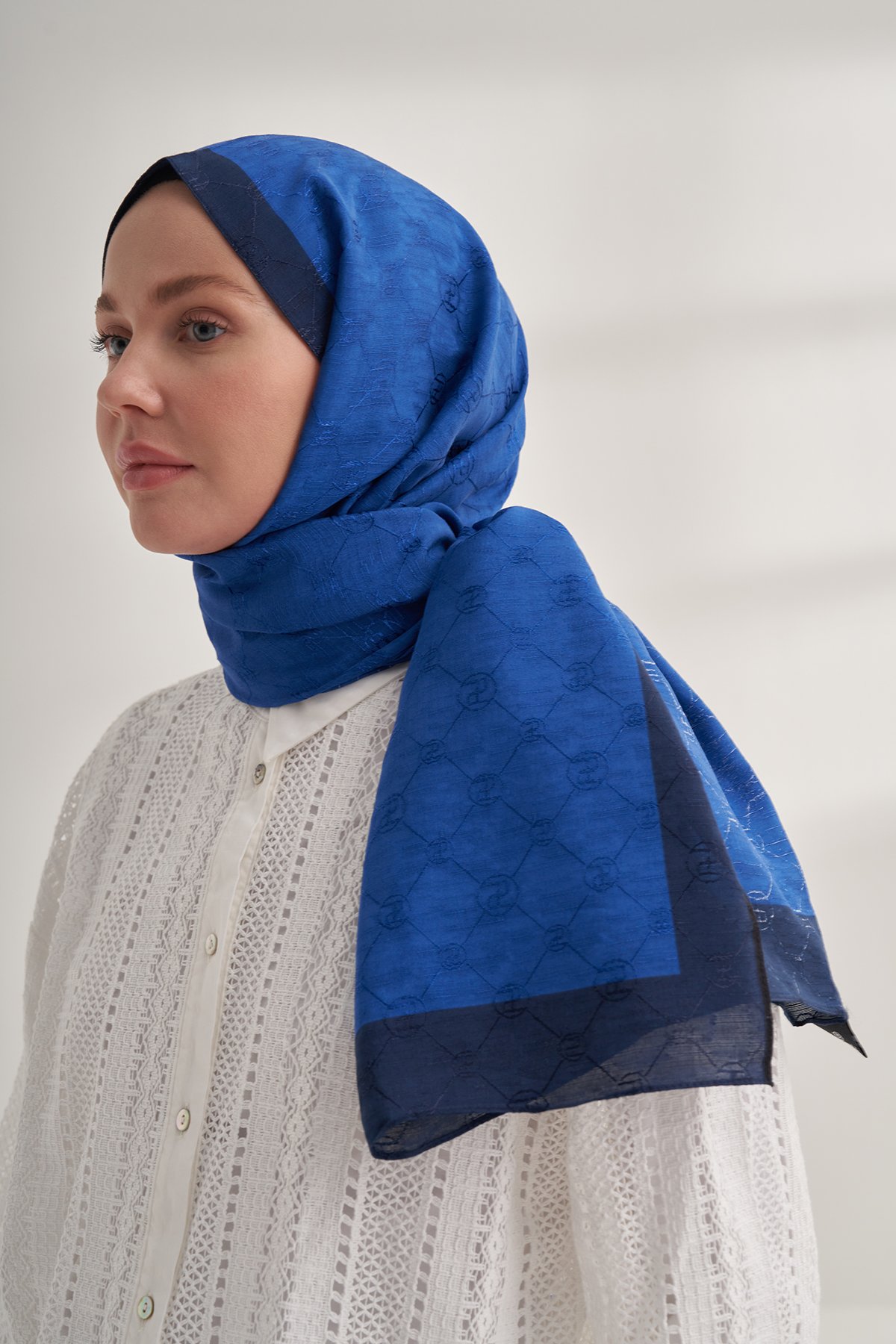 ZİNCİR MONOGRAM ŞAL - SAKS