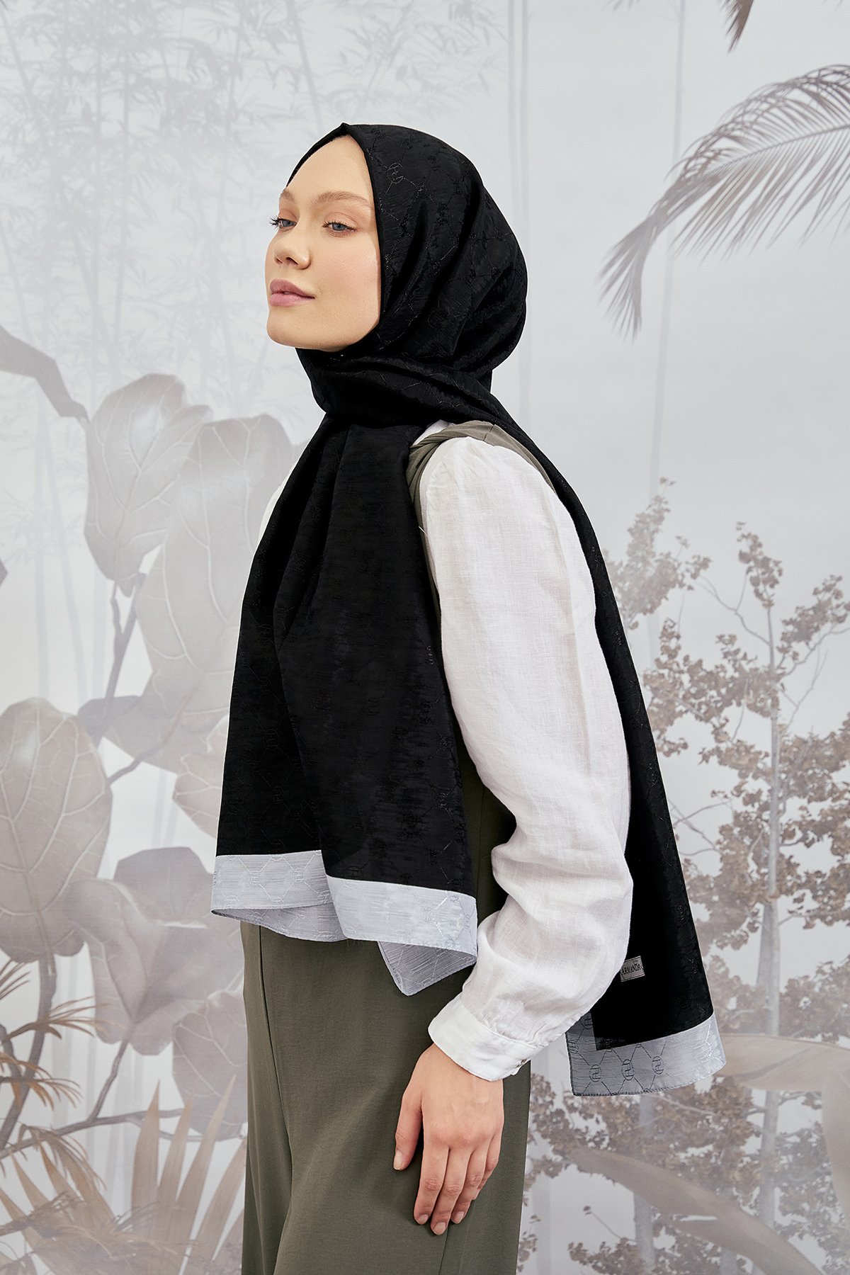 ZİNCİR MONOGRAM ŞAL - SİYAH - GRİ