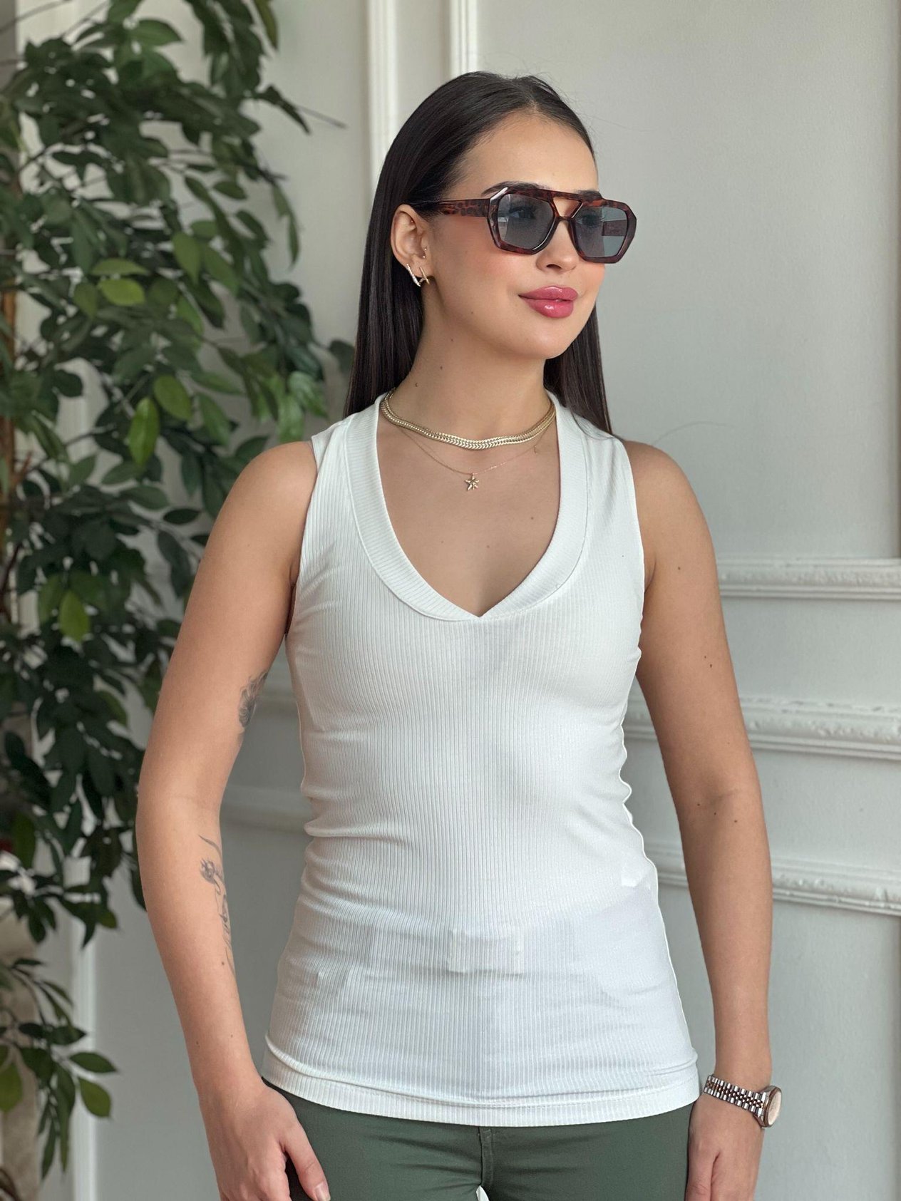 V Yaka Atlet 16089 Beyaz