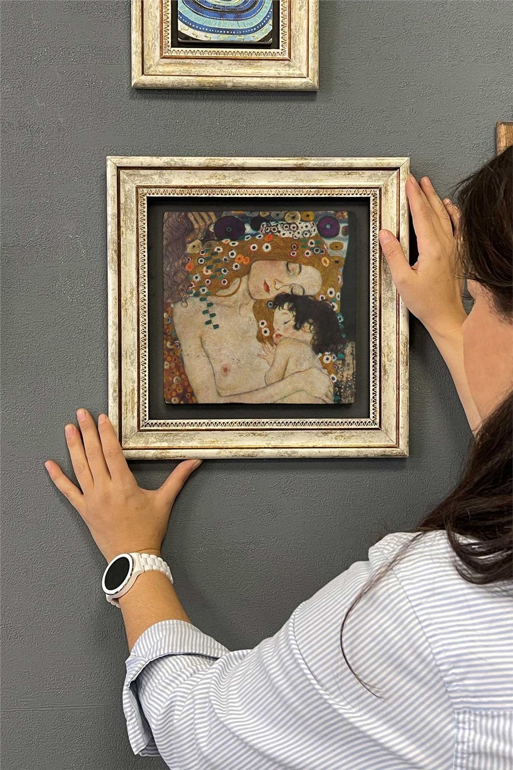 Oscar Stone Decor Çerçeveli Tablo Taş Duvar Dekoru 30 X 30 Cm Gustav Klimt Anne ve Bebek