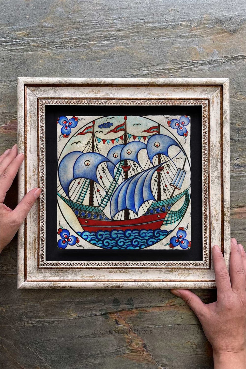 Oscar Stone Decor Çerçeveli Tablo Taş Duvar Dekoru 30 X 30 Cm Çini Seramik Gemi Figürlü Tablo