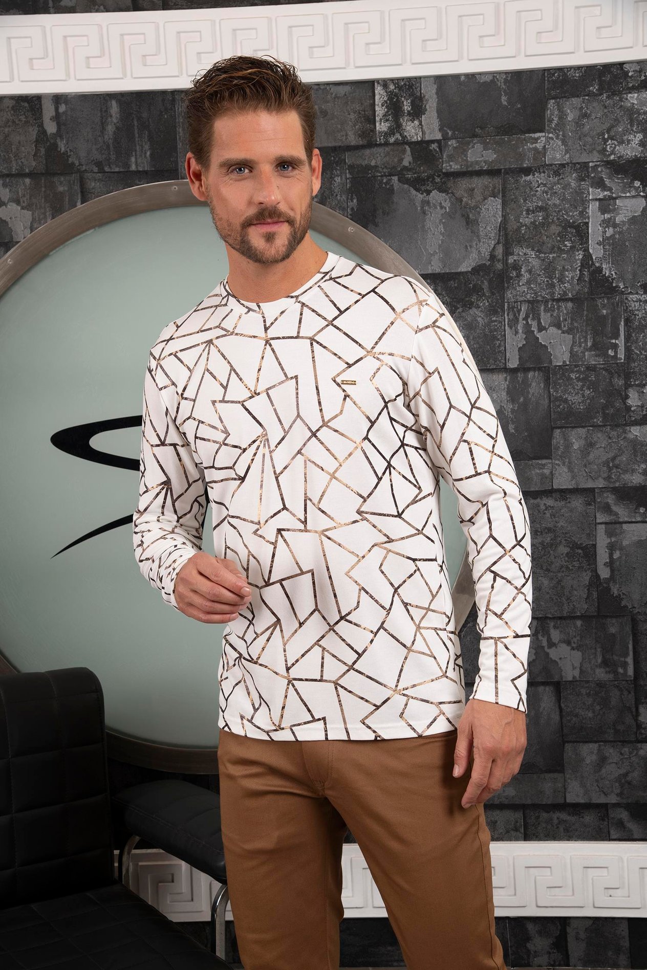 Beyaz Geometrik Desenli Sweatshirt