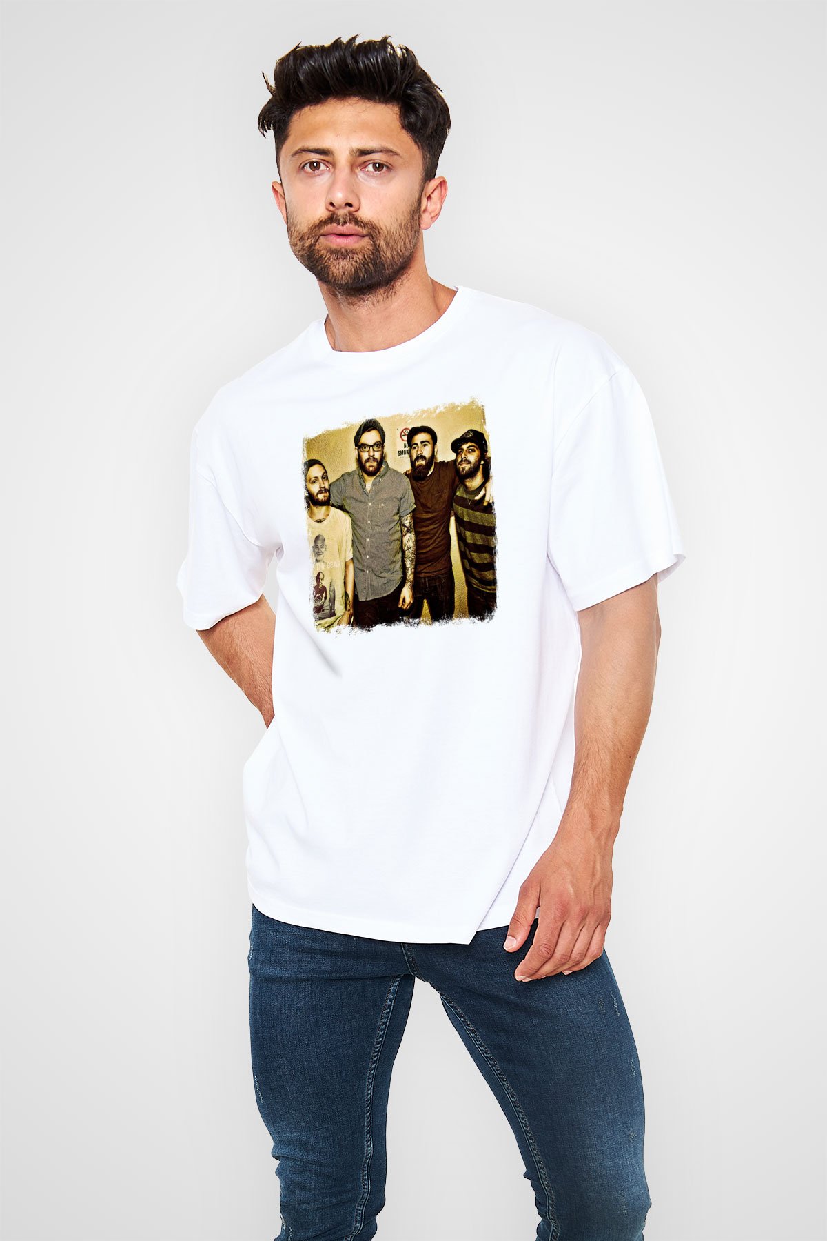 Four Year Strong Baskılı Unisex Beyaz Oversize Tişört