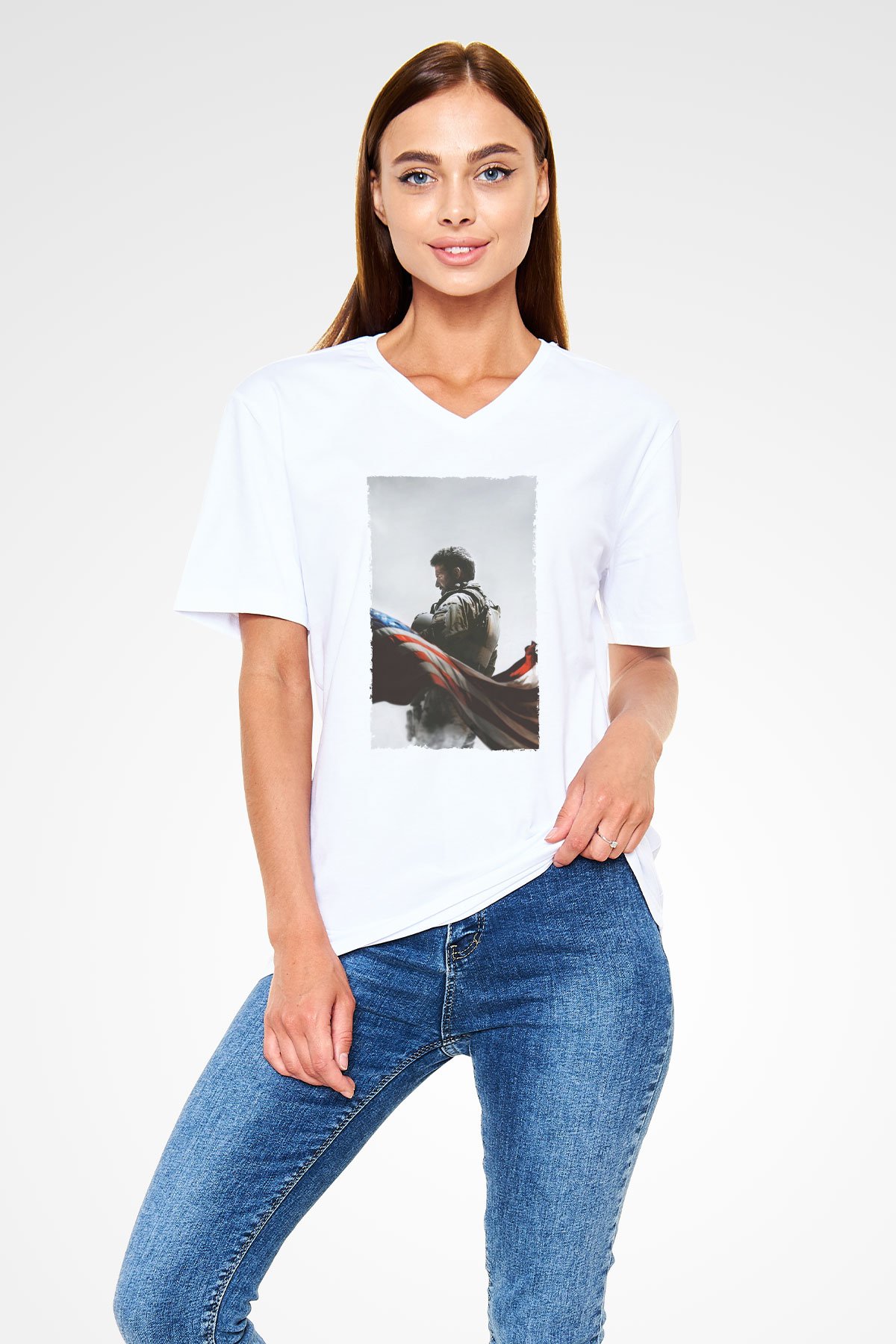 Unisex Keskin Nişancı - American Sniper Baskılı Beyaz V Yaka Tshirt
