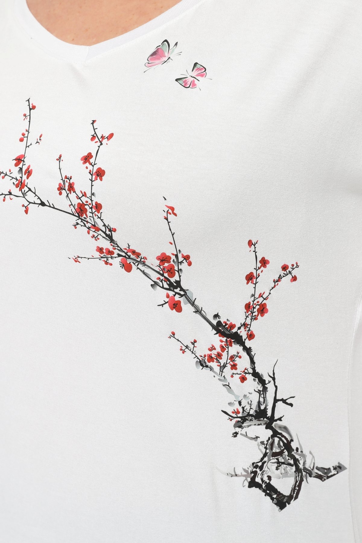 Büyük Beden Sakura Baskılı Geniş V Yaka Yarım Kol Oval Yırtmaç Bluz BeyazCurvy TrendBüyük Beden Sakura Baskılı Geniş V Yaka Yarım Kol Oval Yırtmaç Bluz Beyaz