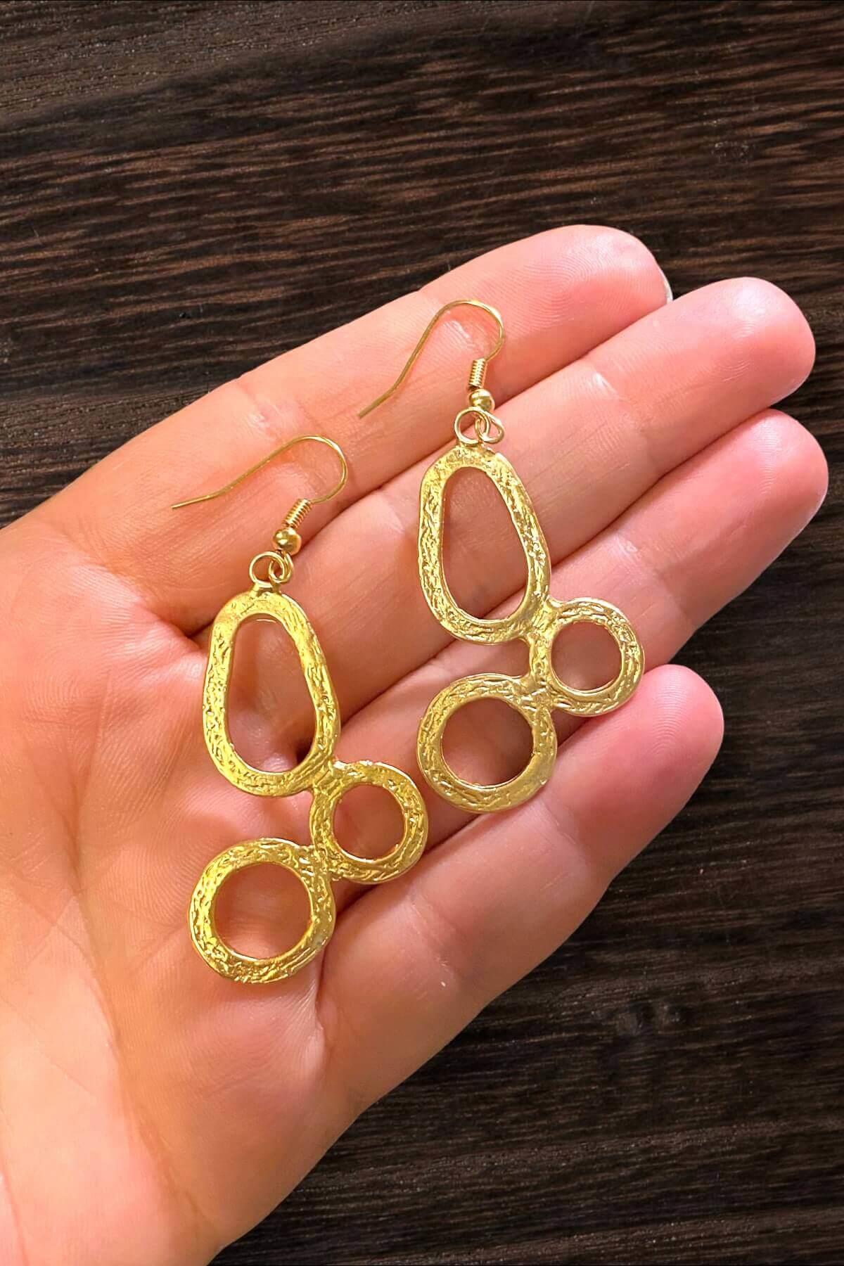 1405 Altın Renk Döküm Kanca Küpe