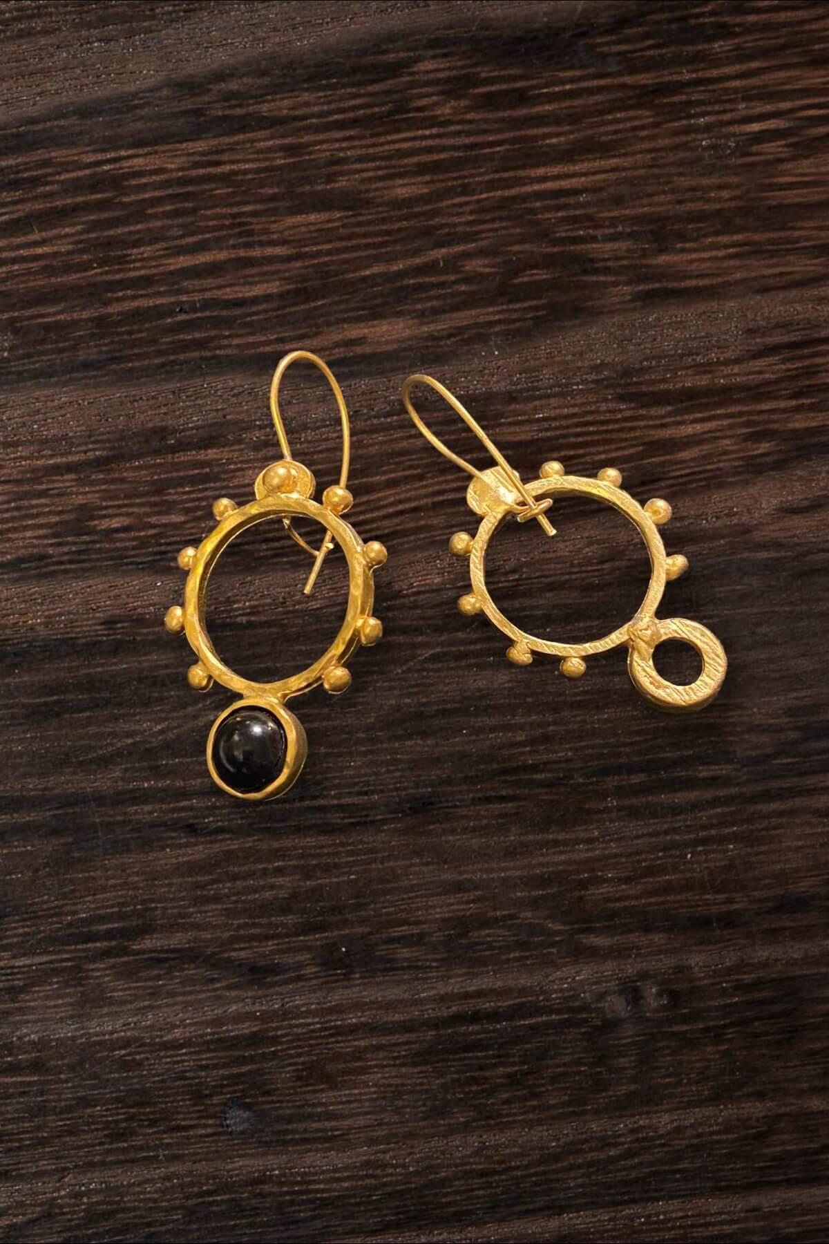 1408 Altın Renk Döküm Kanca Küpe