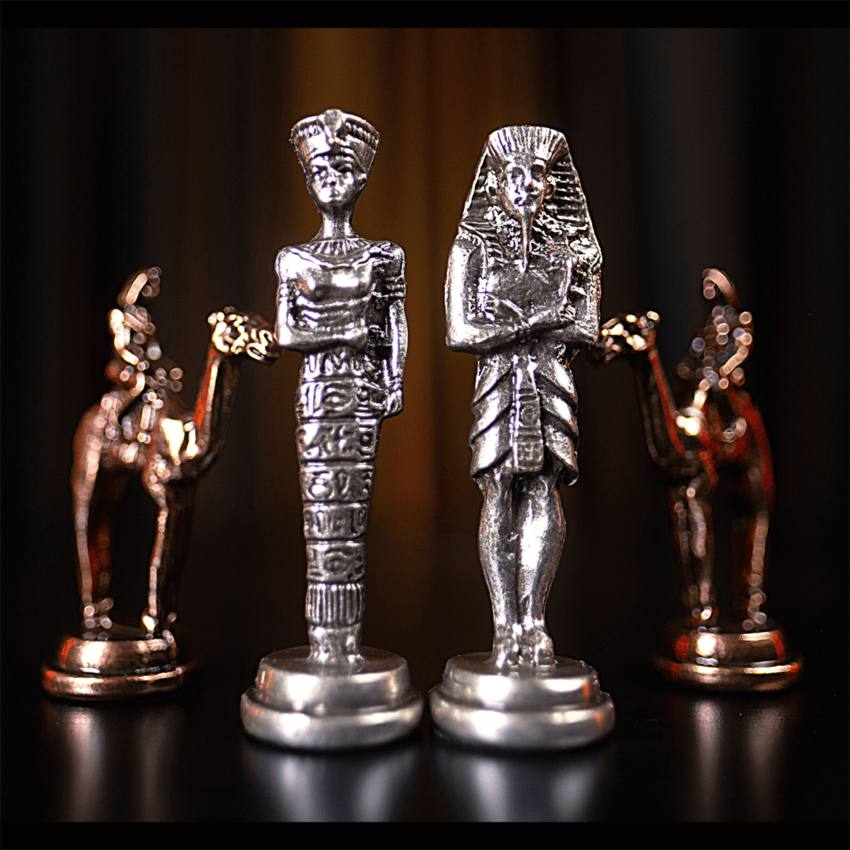 GiftHome Metal MISIR Satranç Takımı Antik ve Rustik Ceviz Desenli MDF Sandıklı Satranç Tahtası (36X36X6 cm.)