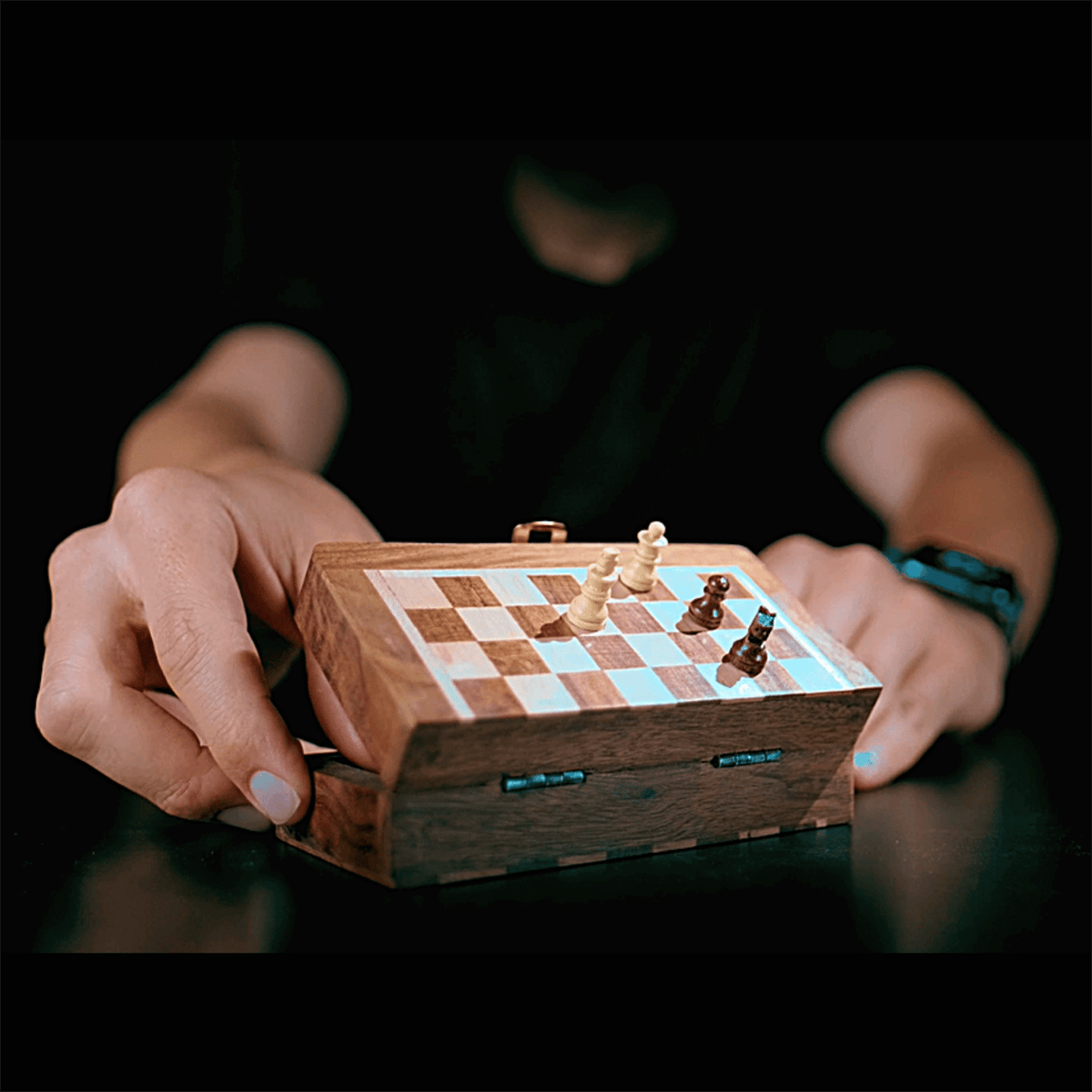 GiftHome Pocket Serisi Büyük Boy Mıknatıslı Kutulu Klasik Satranç Takımı (18X9 cm.)