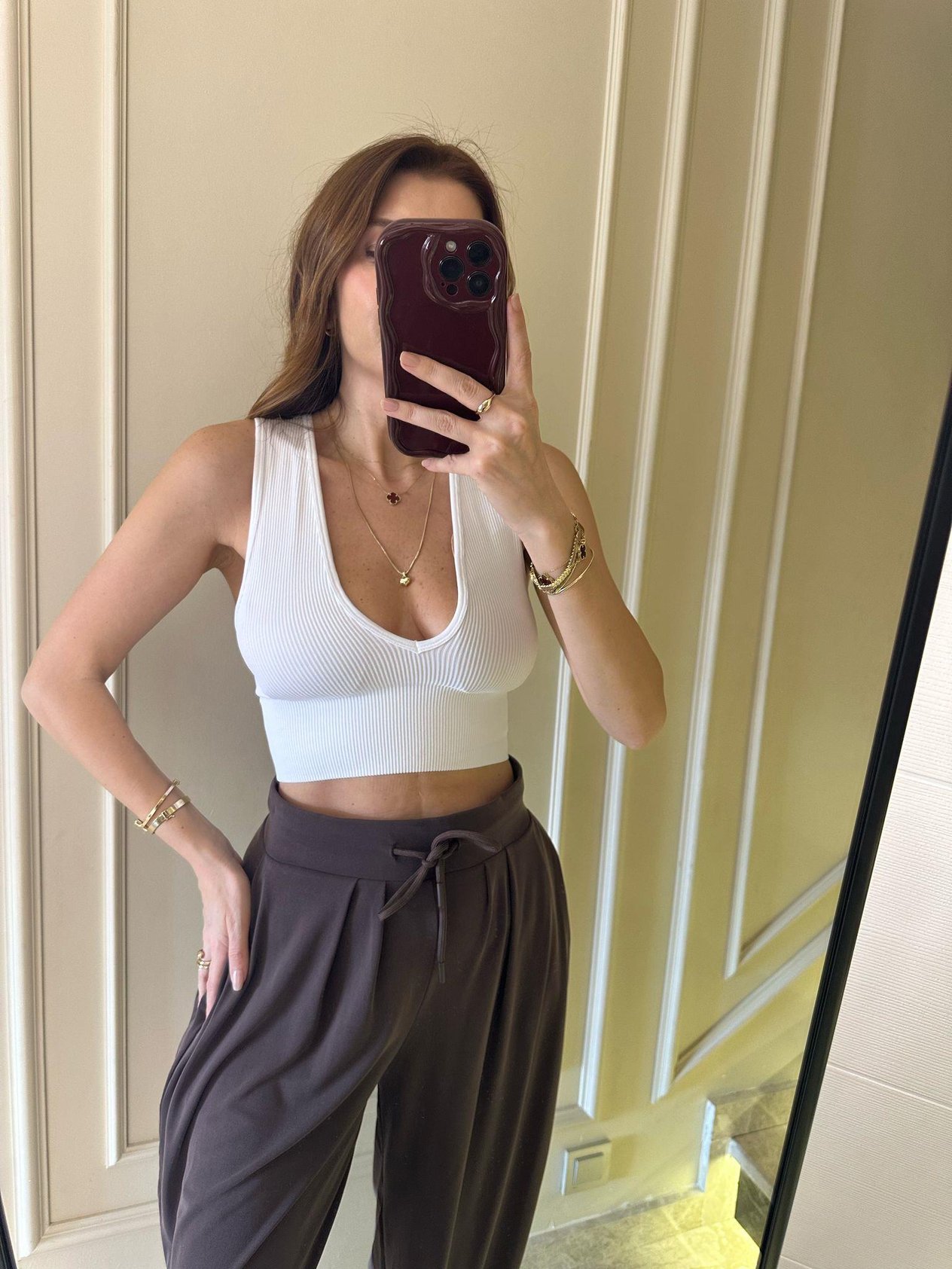 Beyaz Seamless V Yaka Atlet