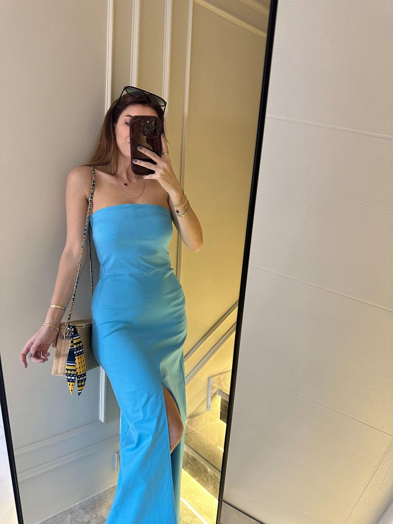 Mavi Önü Yırtmaçlı Straplez Elbise