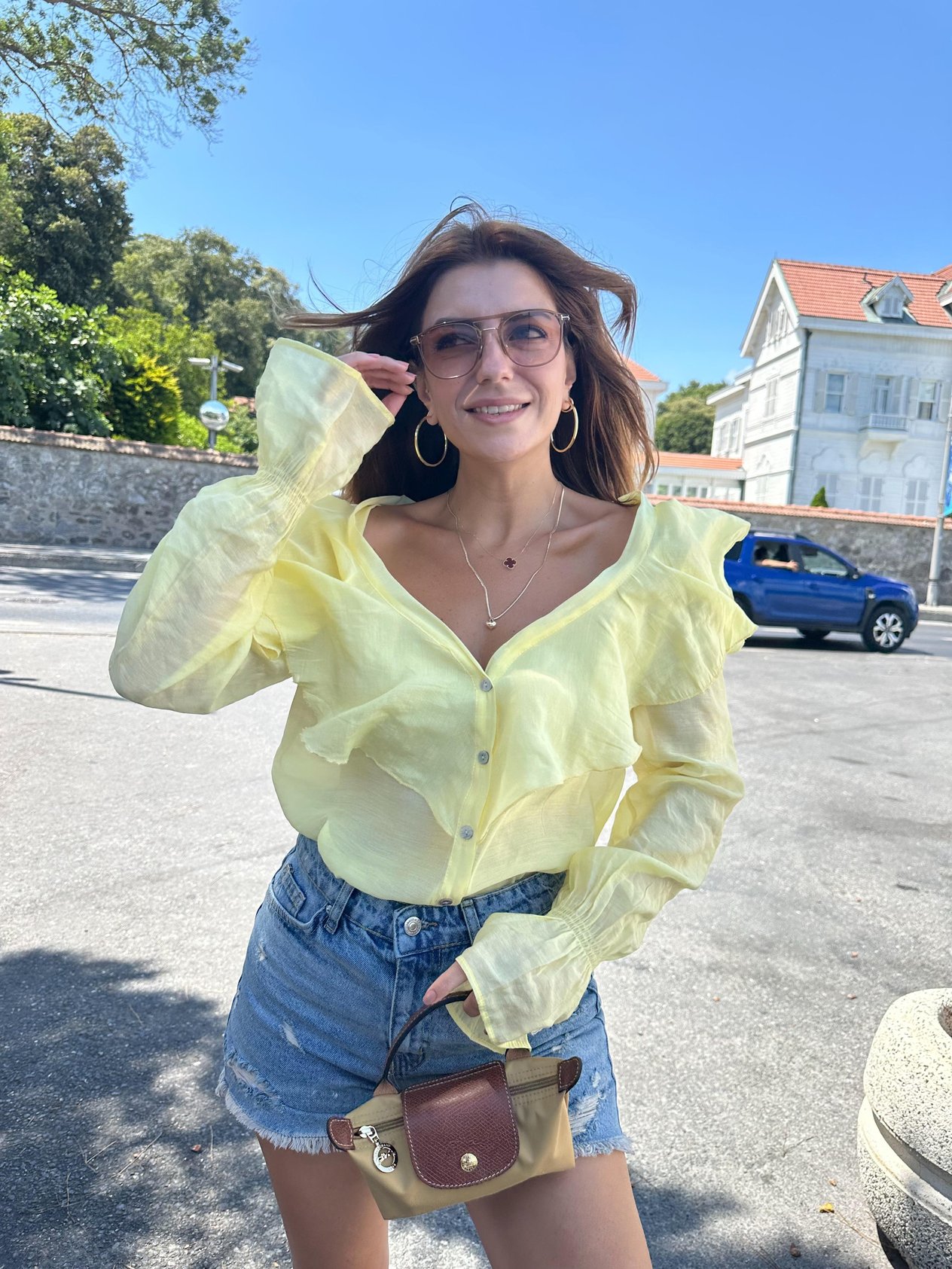 Sarı Önü Fırfır Düğmeli Gömlek Bluz