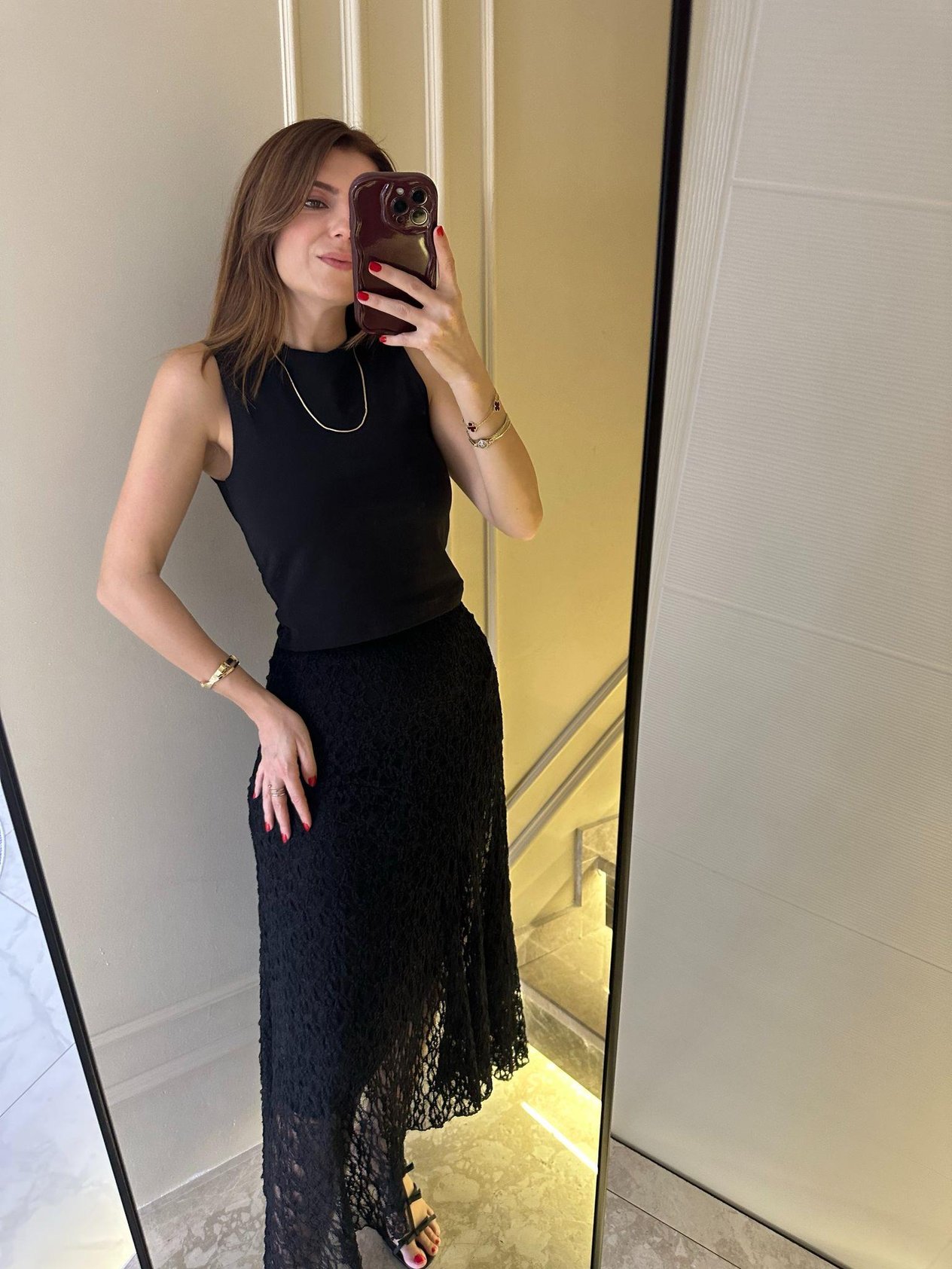 Siyah Çift Katlı Kolsuz Bluz