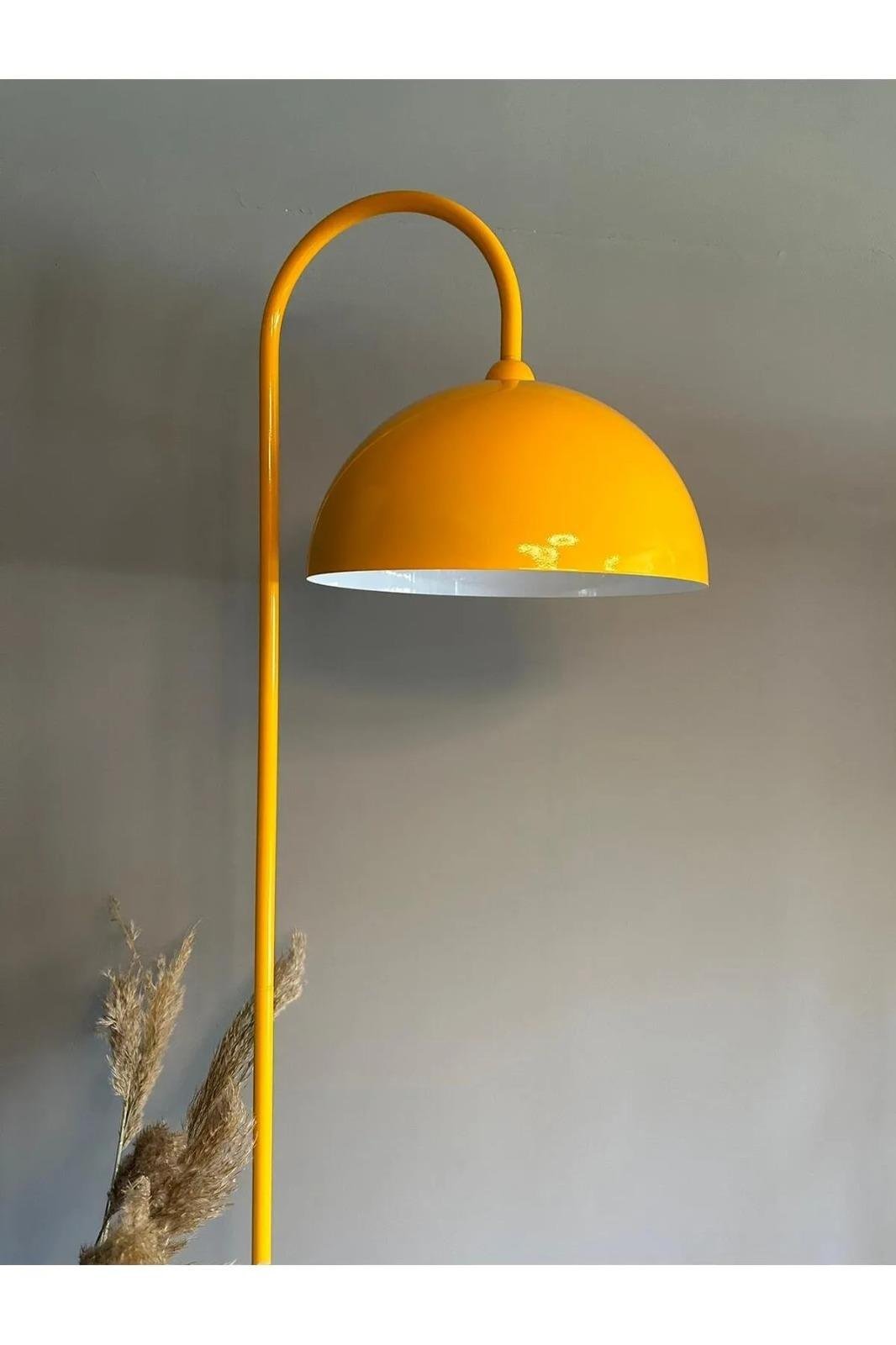 Sarı Lambader Modern Dekoratif Metal Oturma Odası Çalışma Odası Zemin Lambası