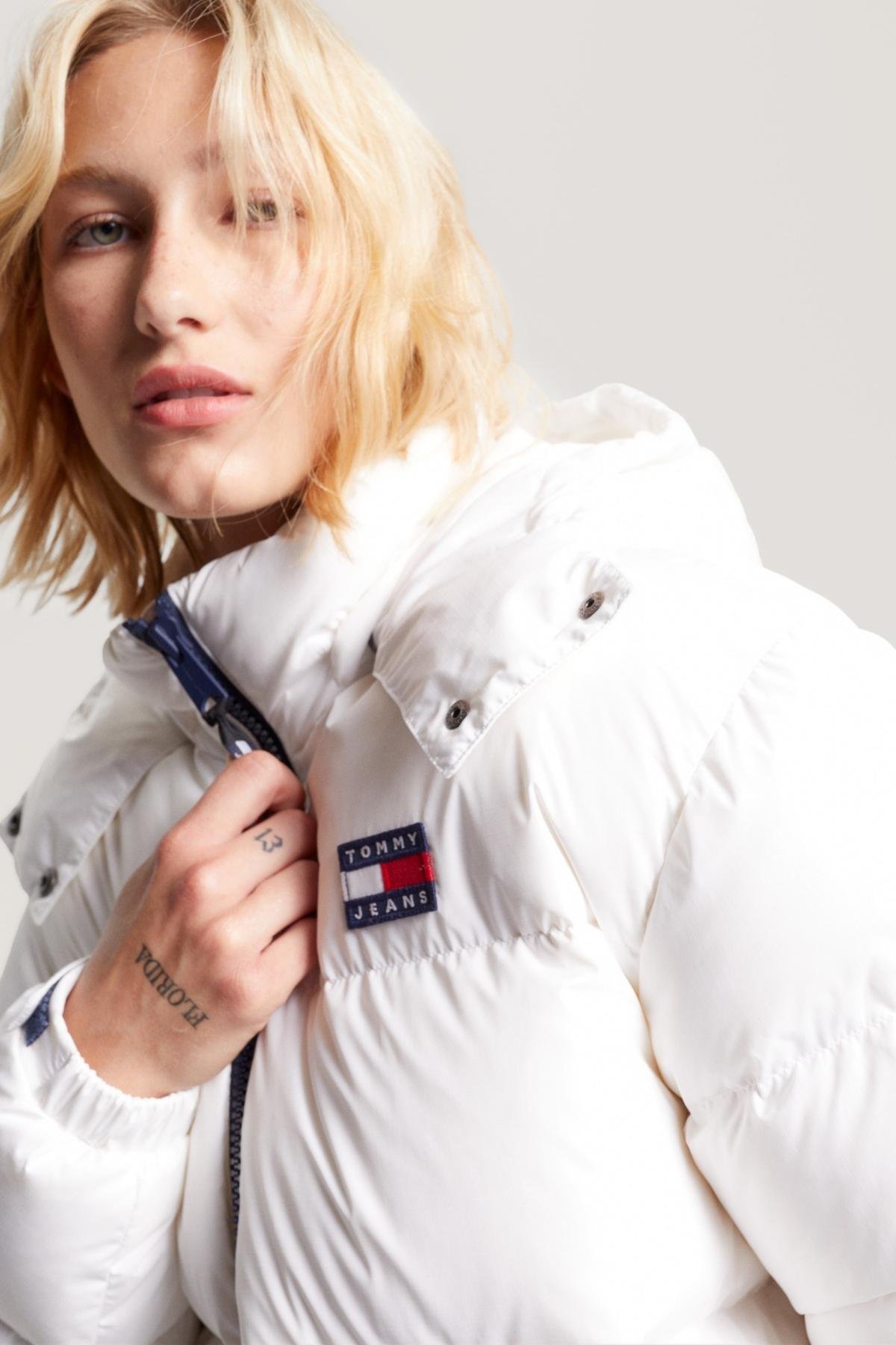 TOMMY HILFIGERMONT & CEKETTommy Hilfiger Tjw Alaska Puffer Kadın MontTommy Hilfiger Tjw Alaska Puffer Kadın Mont