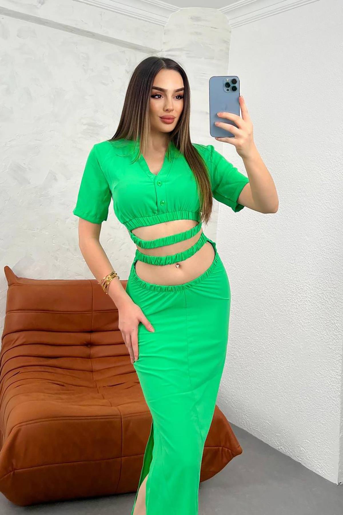 Yeşil Dubai Kumaş Bel Dekolteli Yırtmaçlı Crop Etek Takım 
