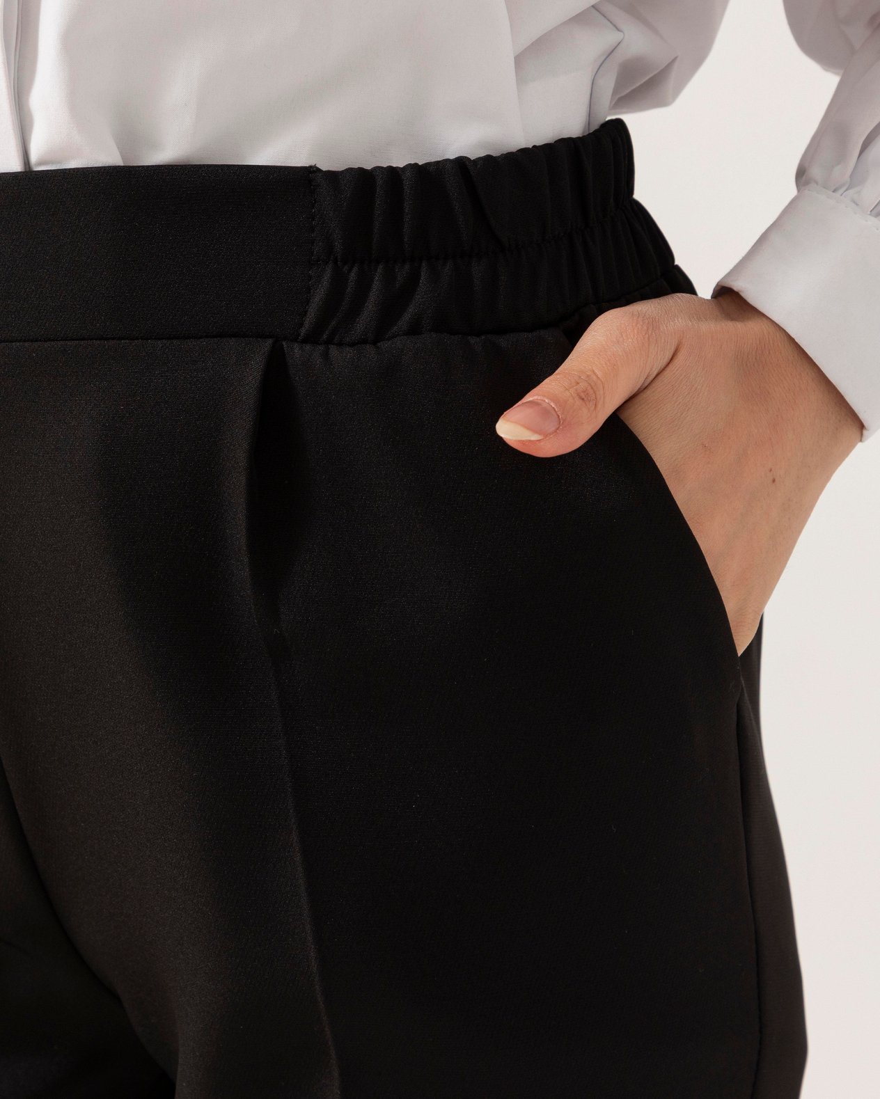 Beli Lastikli Siyah Pantolon