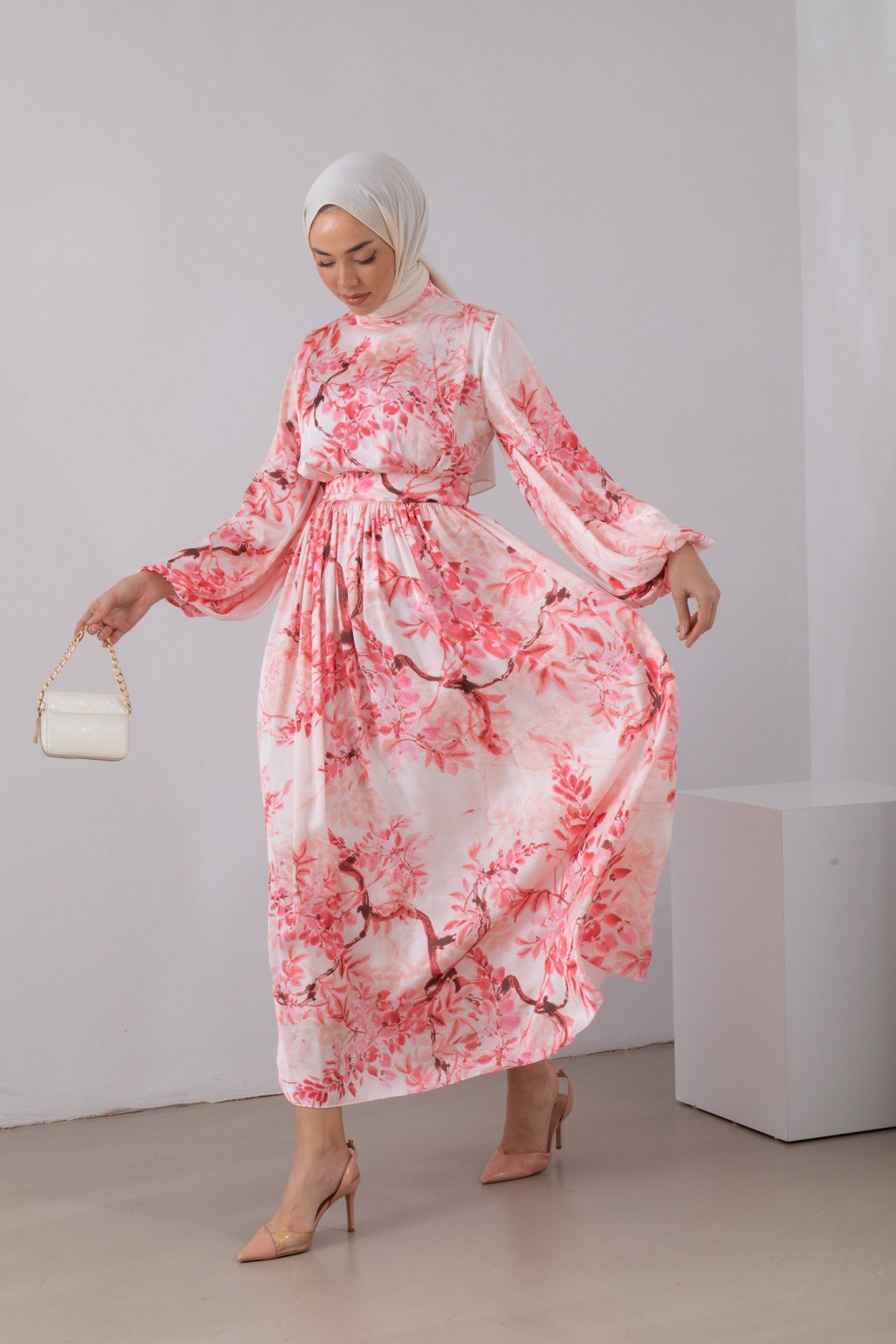 Desenli Pembe Saten Elbise